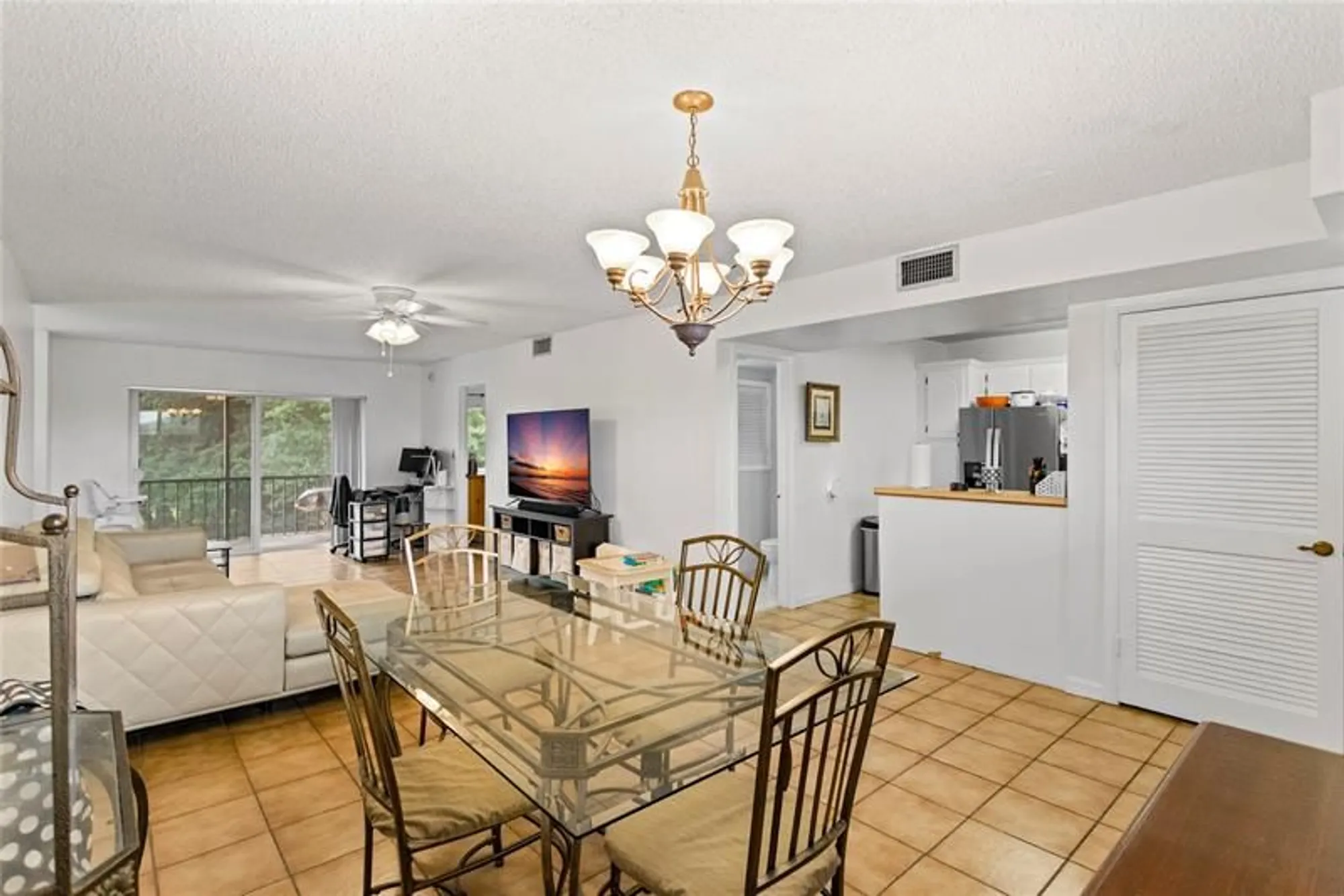 Property Slideshow image 5 of 44 | 8990 s hollybrook blvd 305, Pembroke Pines, FL, 33025