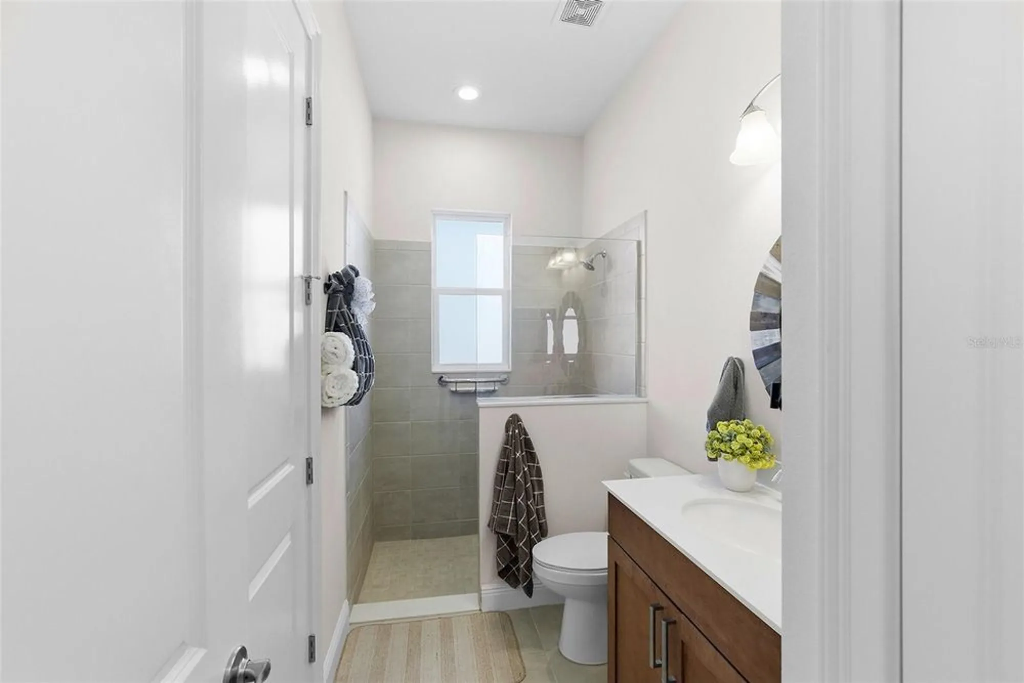 Property Slideshow image 32 of 62 | 5090 greens dr, Lady Lake, FL, 32159