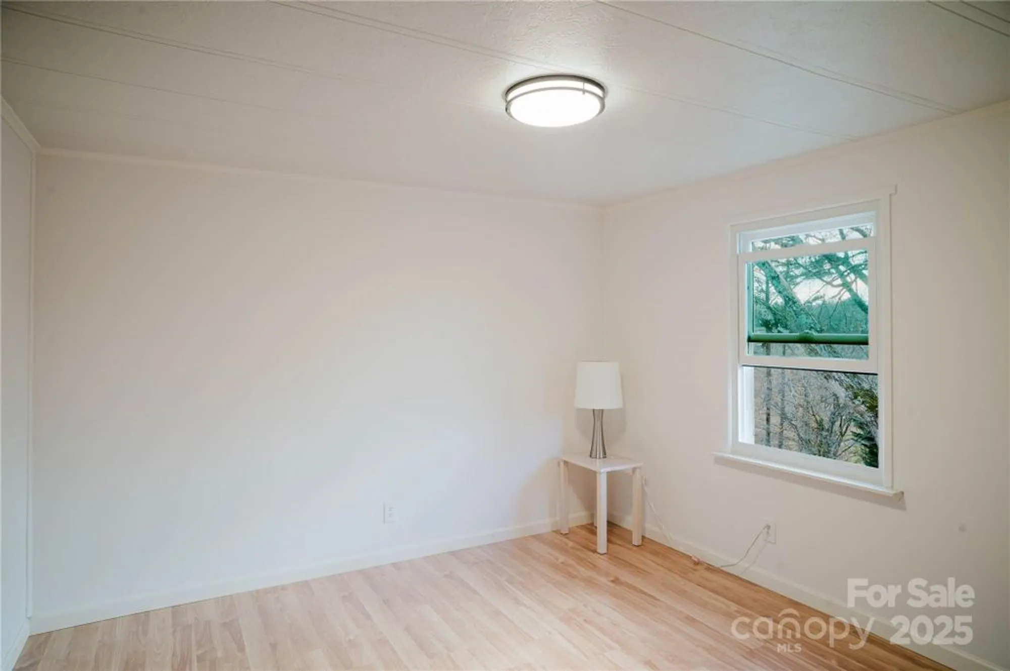 Property Slideshow image 17 of 34 | 402 deerfield ct, Hendersonville, NC, 28792