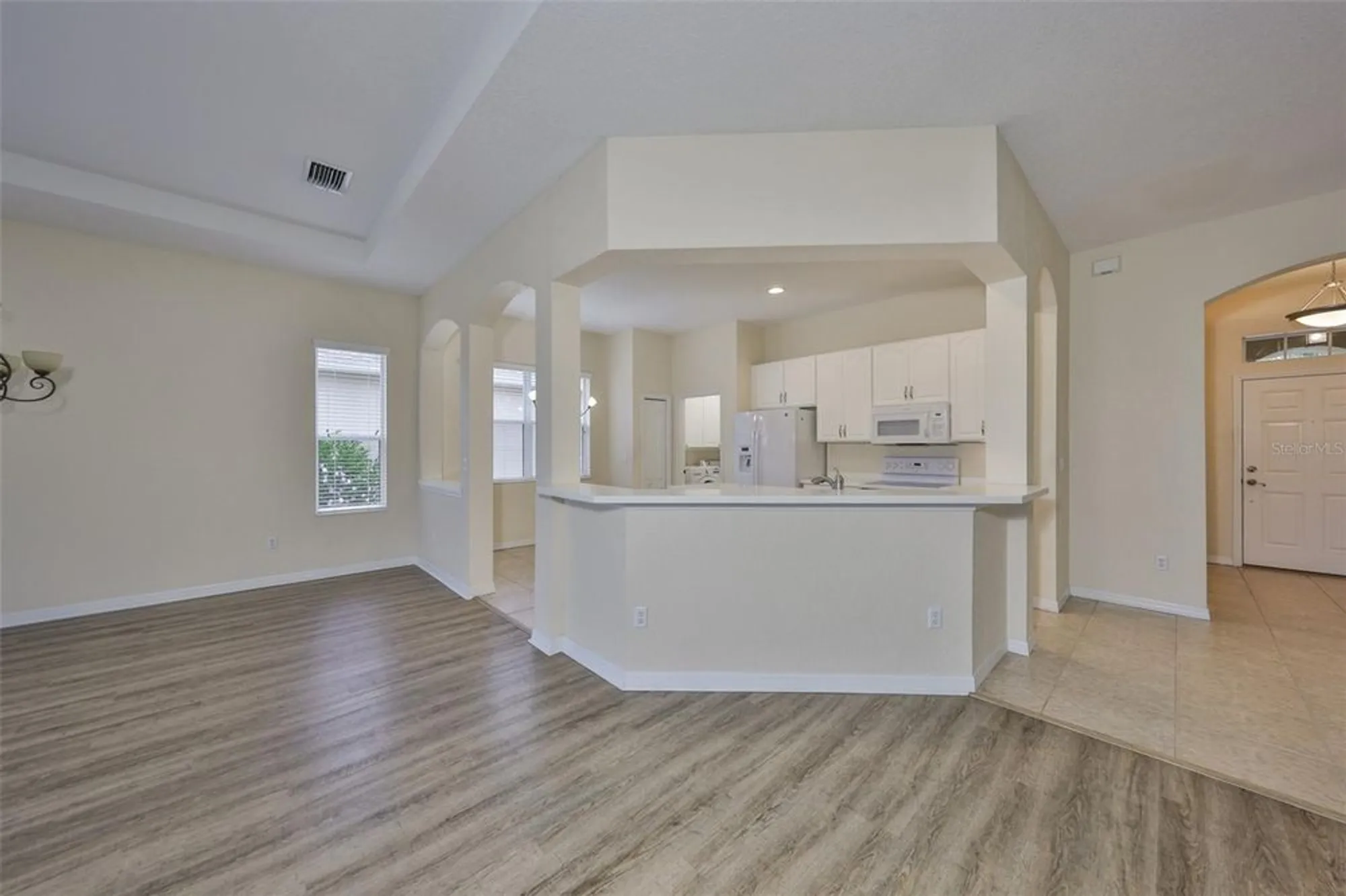 Property Slideshow image 10 of 41 | 1043 regal manor way, Sun City Center, FL, 33573