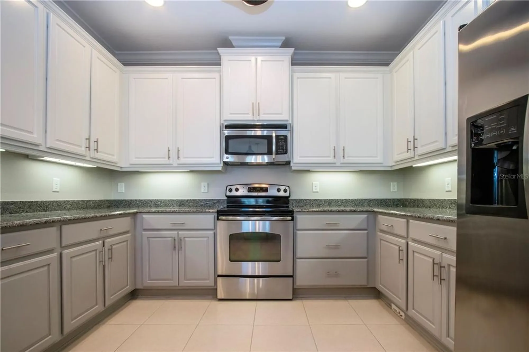 Property Slideshow image 14 of 59 | 2501 sapphire greens ln, Sun City Center, FL, 33573