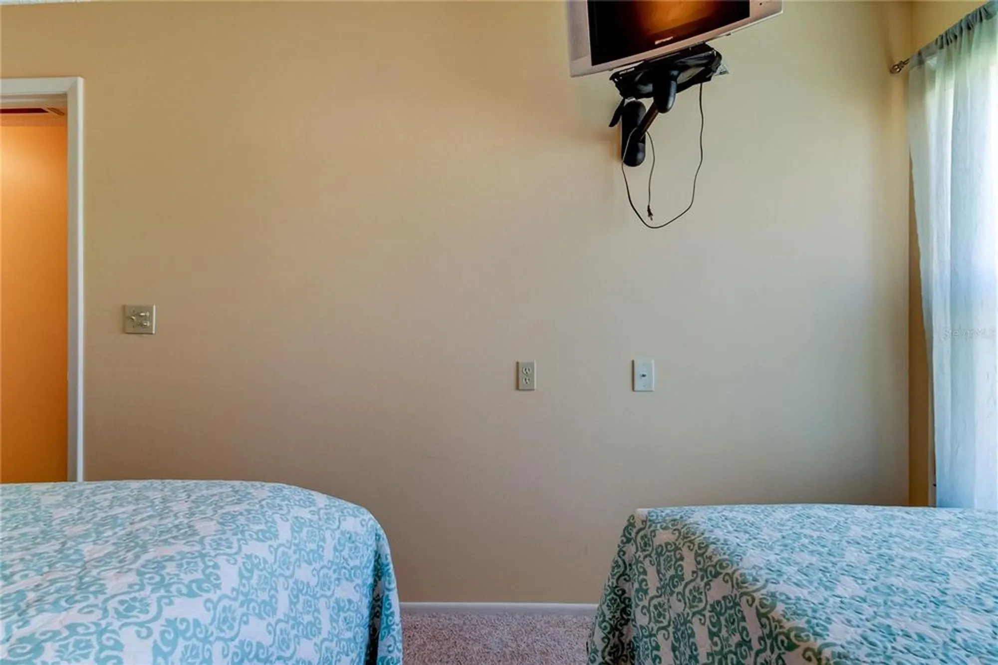 Property Slideshow image 14 of 44 | 3283 hilary cir 2c, Palm Harbor, FL, 34684