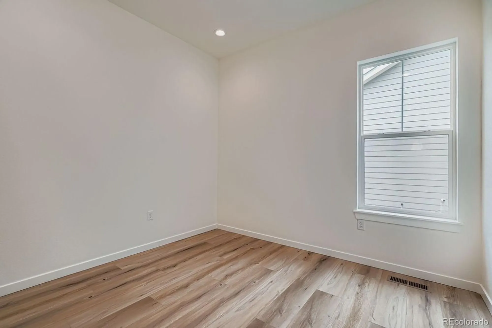 Property Slideshow image 18 of 28 | 8925 s riviera way, Aurora, CO, 80016