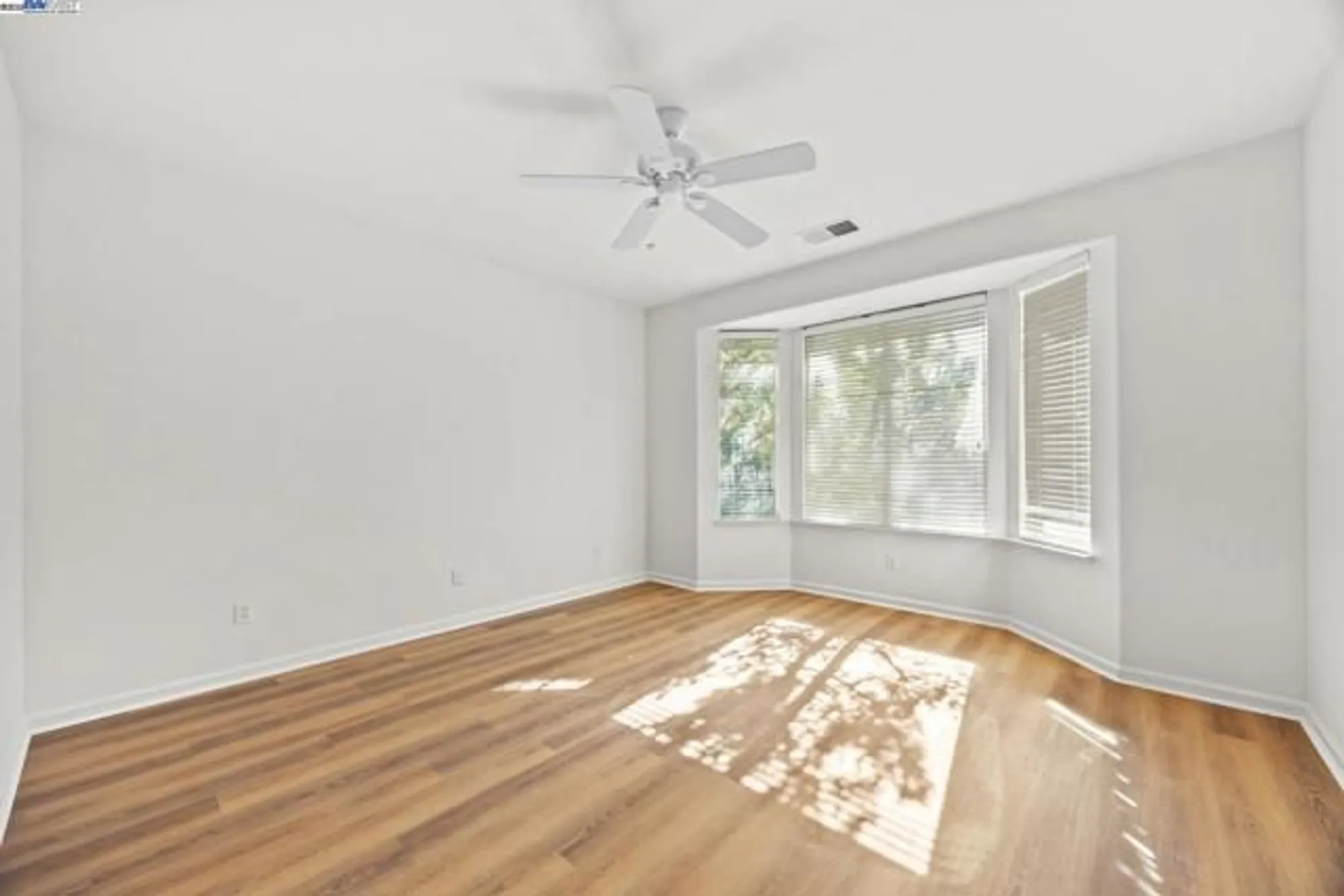 Property Slideshow image 26 of 36 | 993 centennial dr, Brentwood, CA, 94513