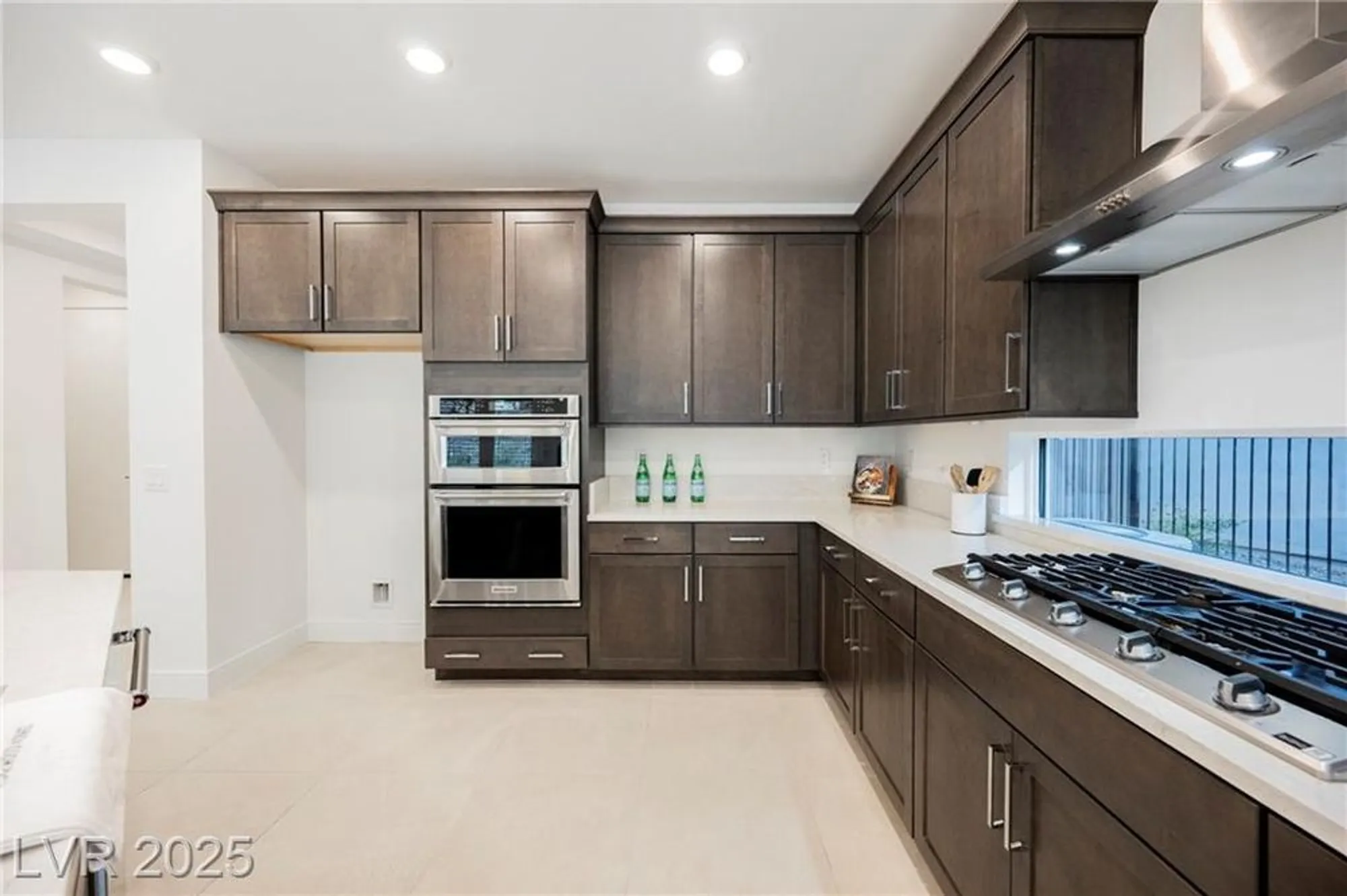 Property Slideshow image 14 of 24 | 19 desert ivy ln, Henderson, NV, 89011