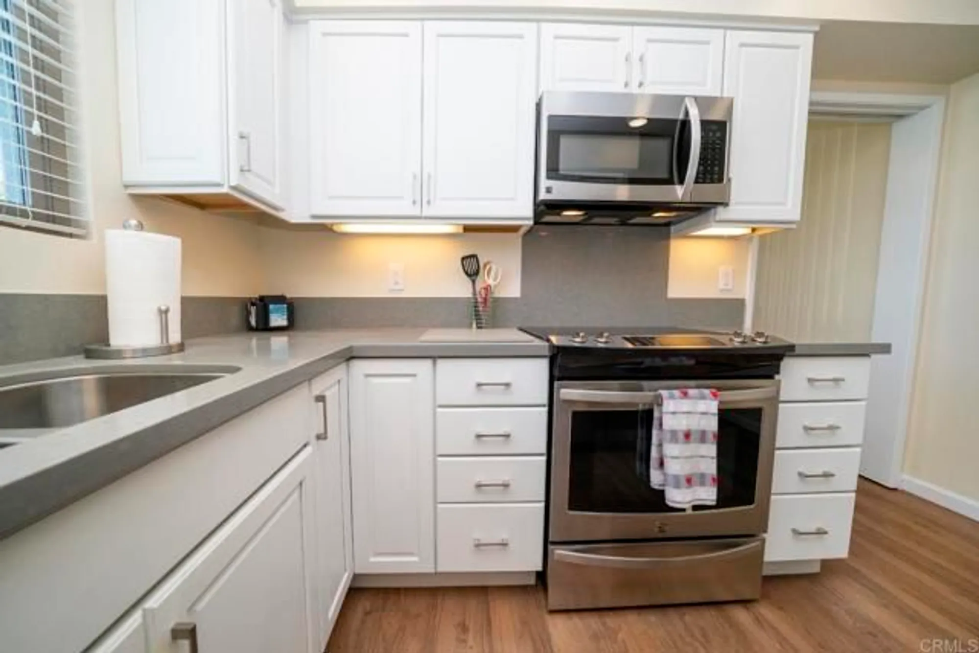 Property Slideshow image 11 of 30 | 1024 eider way, Oceanside, CA, 92057