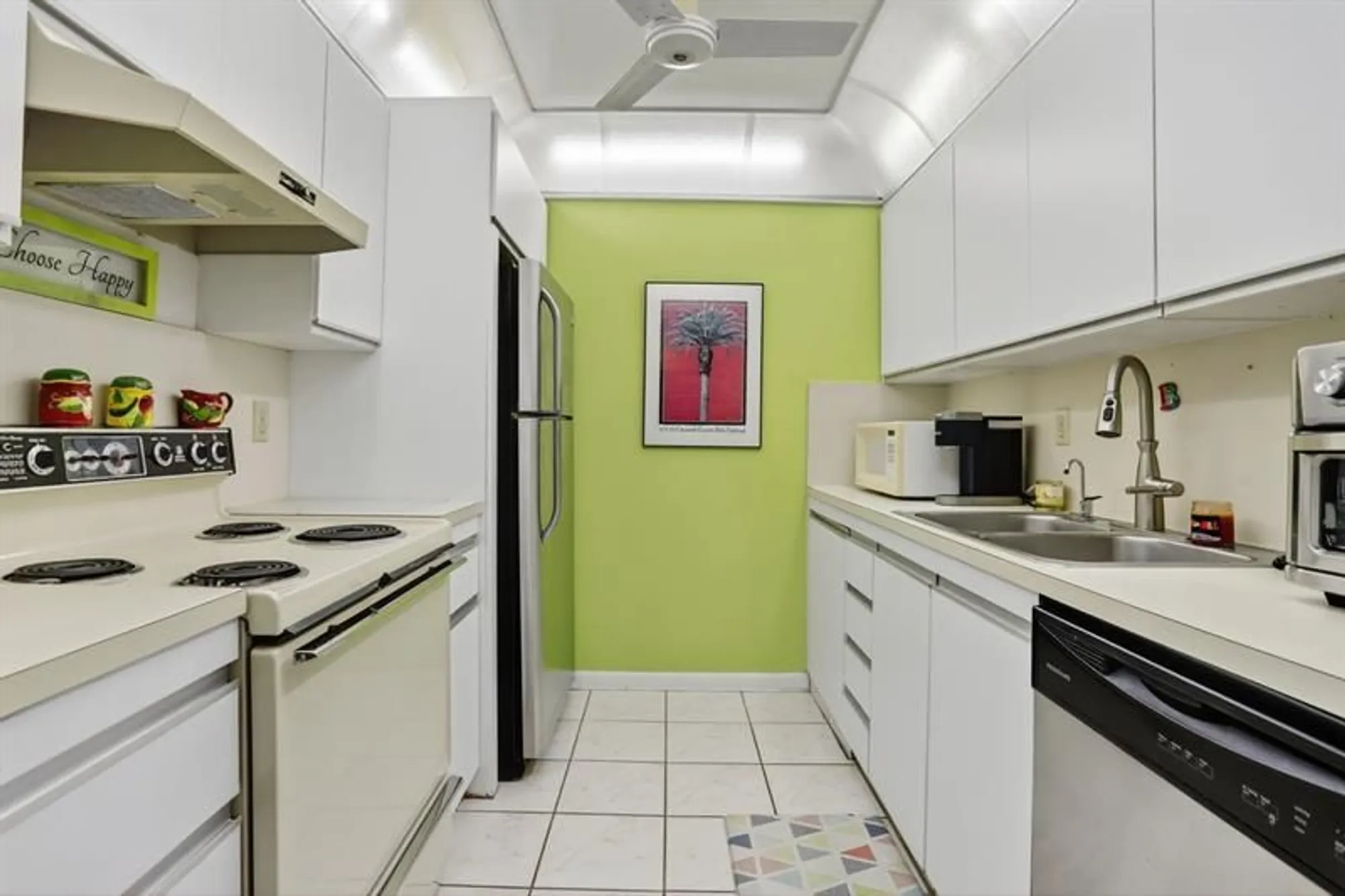 Property Slideshow image 8 of 59 | 2301 lucaya ln k3, Coconut Creek, FL, 33066