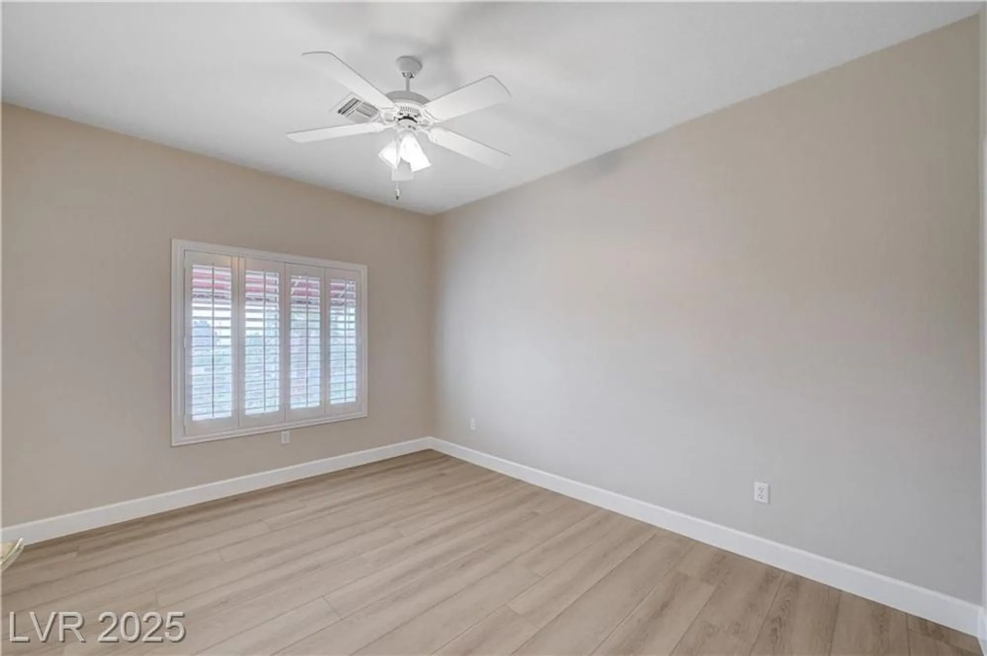 Property Slideshow image 39 of 77 | 2801 byron dr, Las Vegas, NV, 89134