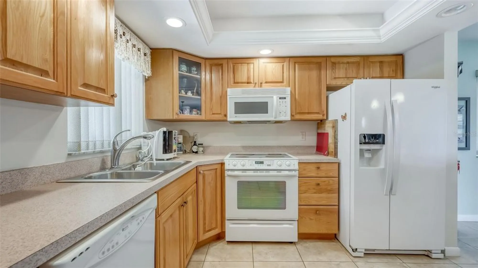 Property Slideshow image 28 of 86 | 2016 riverbluff pkwy v328, Sarasota, FL, 34231