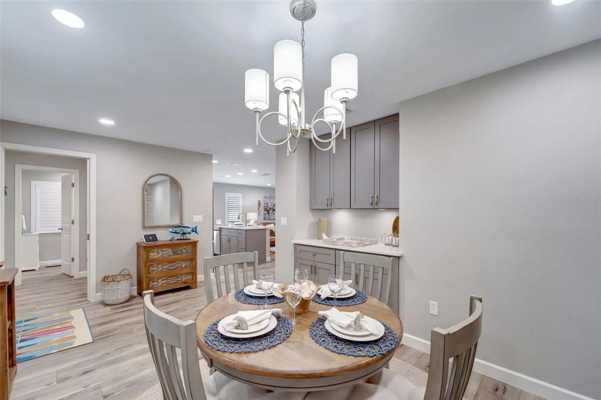 Property Slideshow image 6 of 36 | 3546 auburn ct 240, Sarasota, FL, 34231