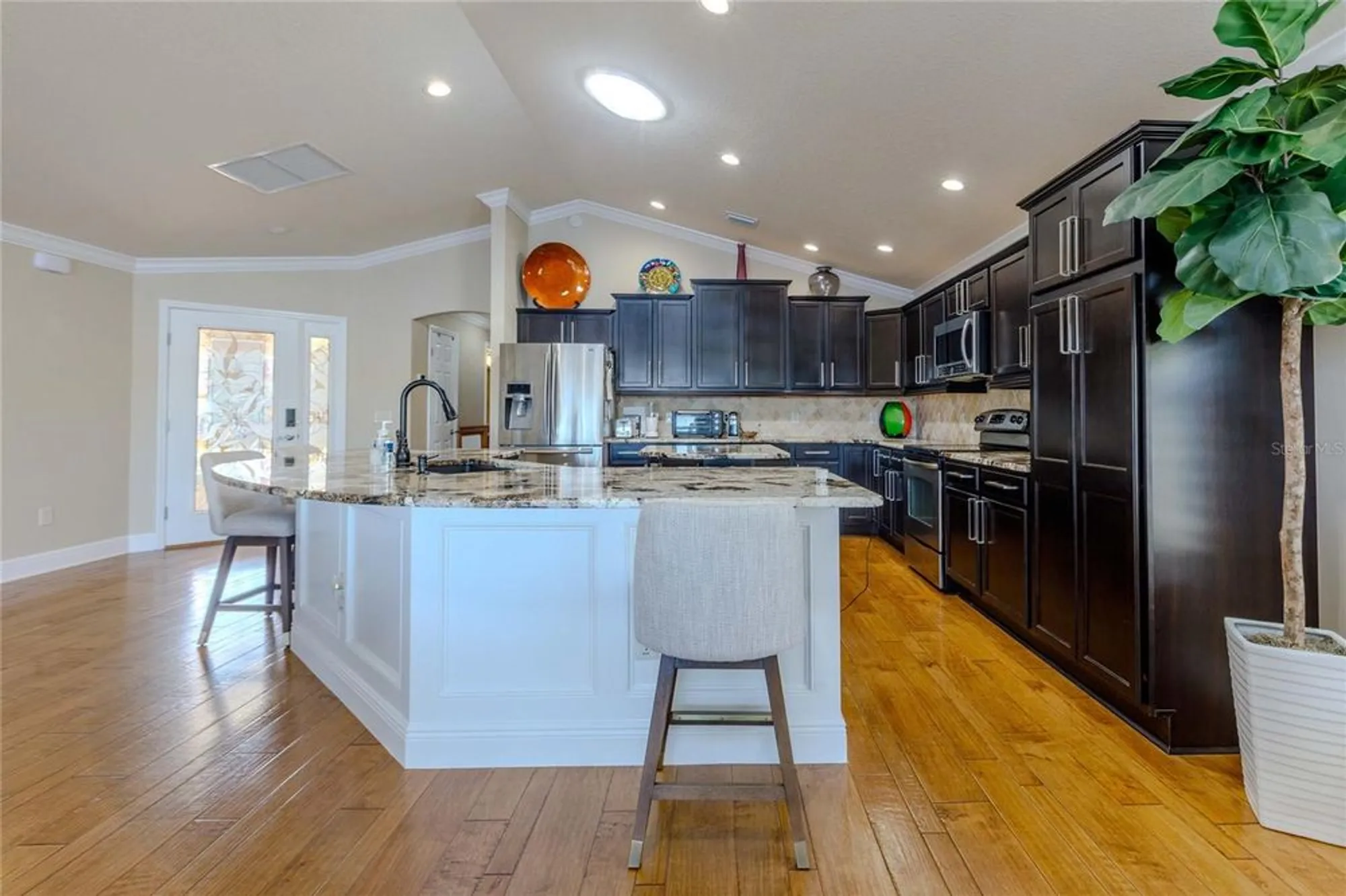 Property Slideshow image 6 of 86 | 1181 edgewater ln, The Villages, FL, 32162