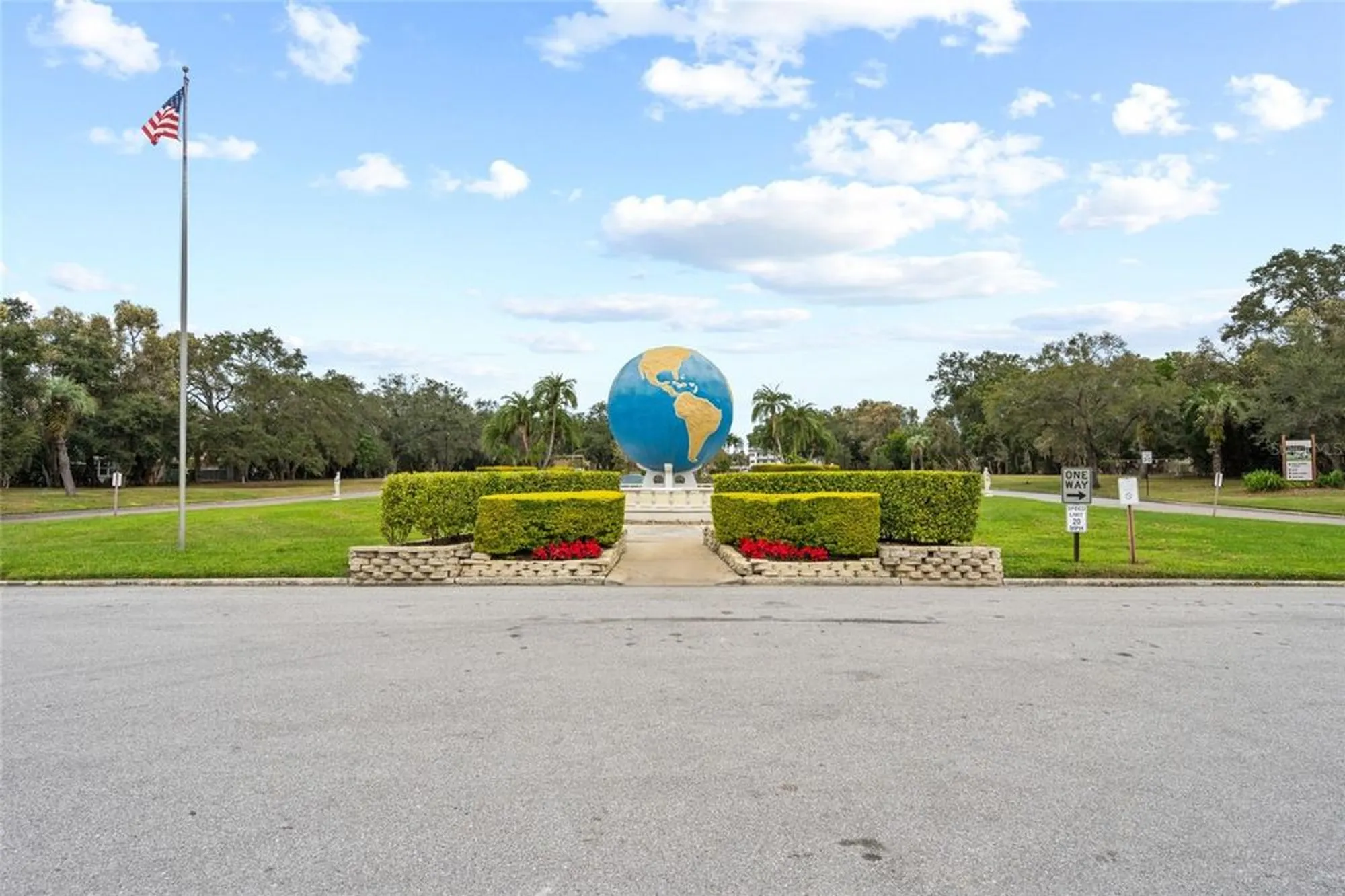 Property Slideshow image 41 of 42 | 2416 world parkway blvd 26, Clearwater, FL, 33763
