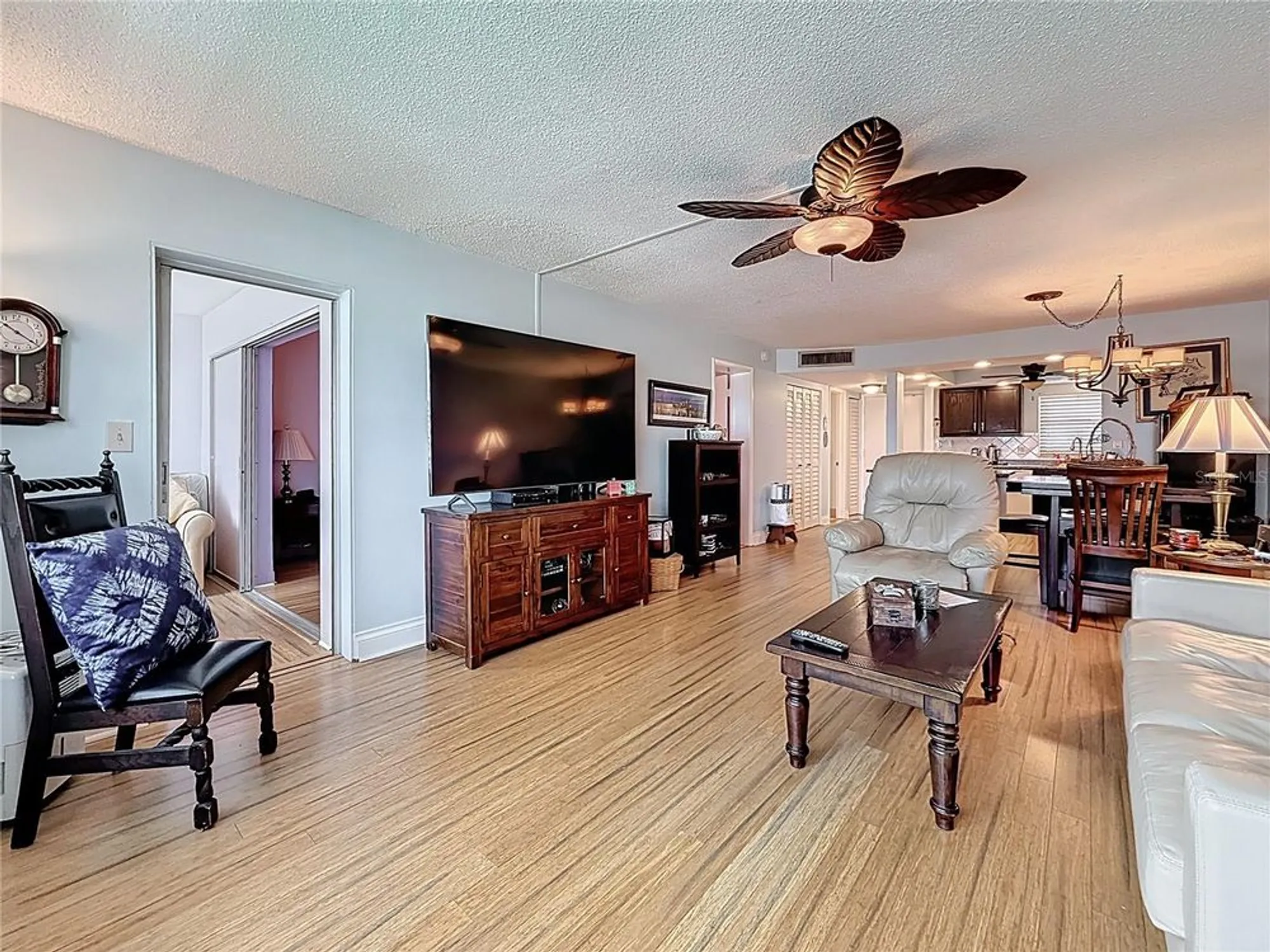 Property Slideshow image 22 of 61 | 4725 cove cir apt 908, St Petersburg, FL, 33708