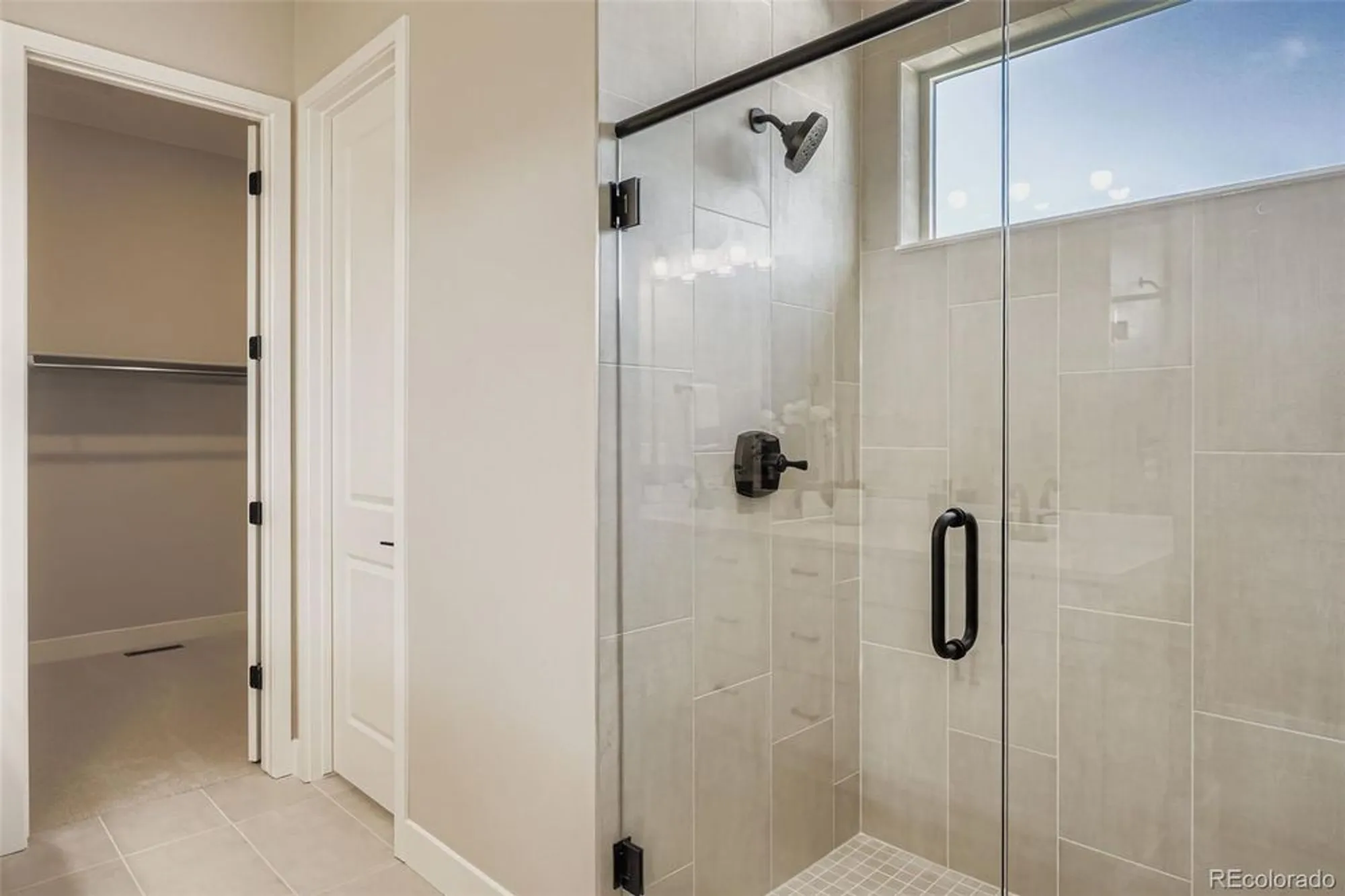 Property Slideshow image 16 of 36 | 2011 grayside cir, Castle Rock, CO, 80109