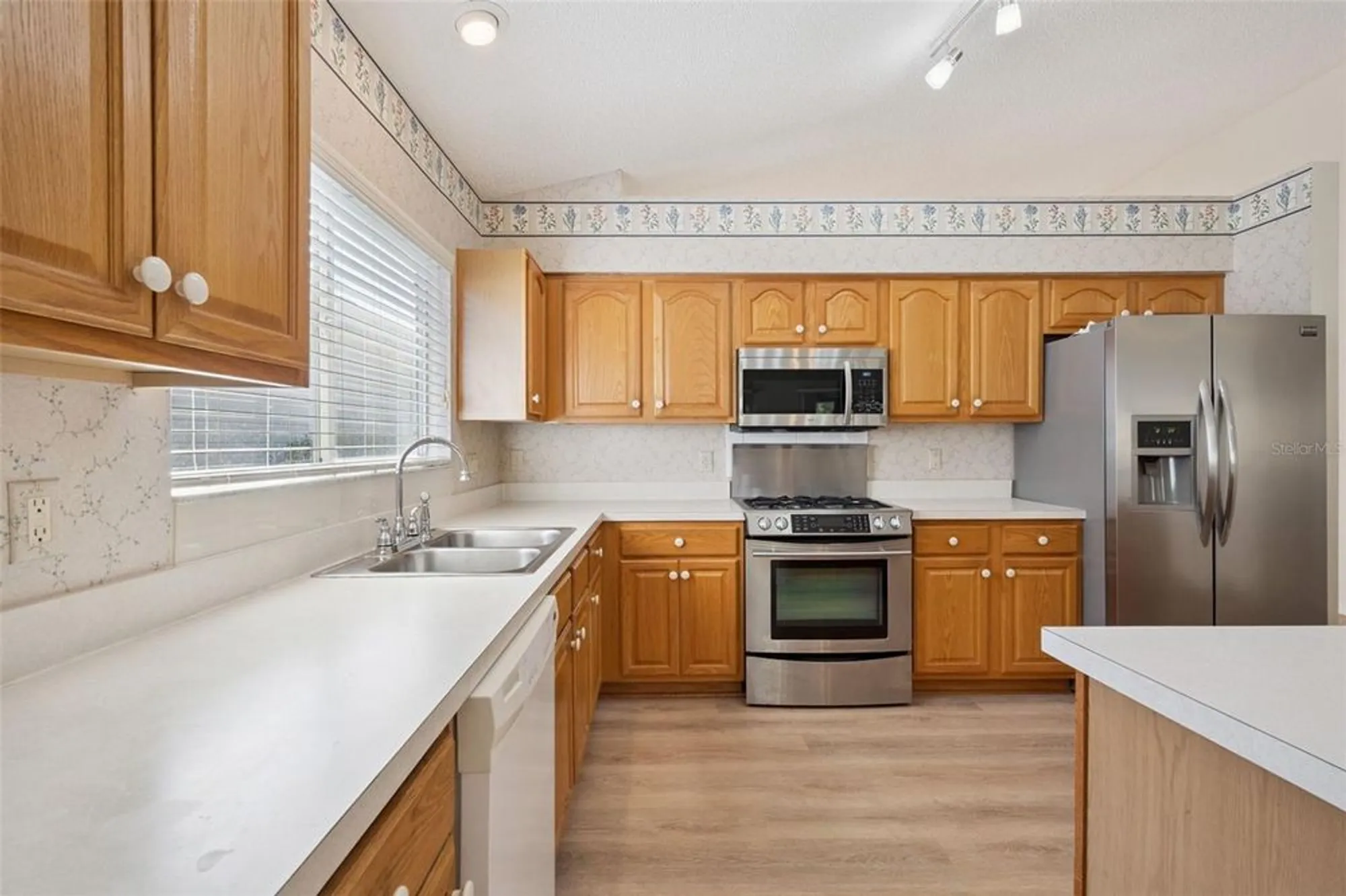 Property Slideshow image 11 of 37 | 24914 cranes roost cir, Leesburg, FL, 34748