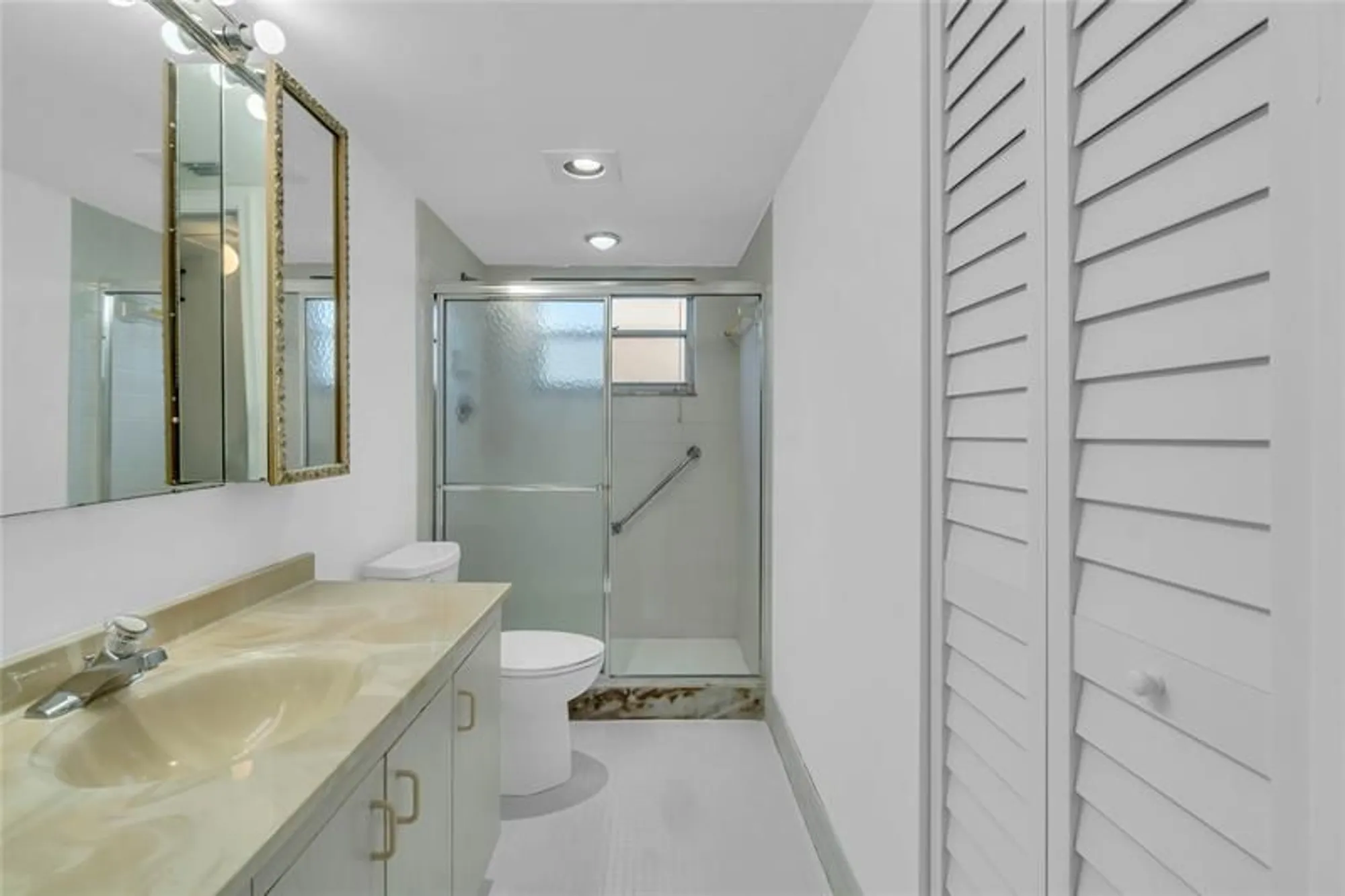 Property Slideshow image 10 of 24 | 3001 portofino isle m3, Coconut Creek, FL, 33066