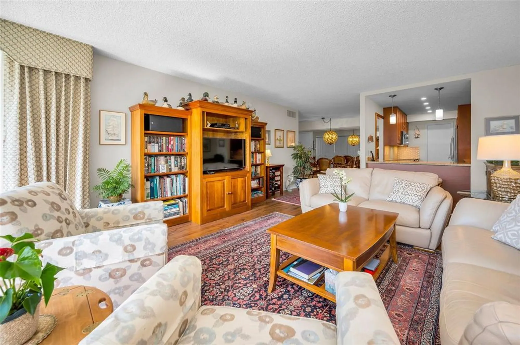 Property Slideshow image 14 of 42 | 632 edgewater dr 433, Dunedin, FL, 34698