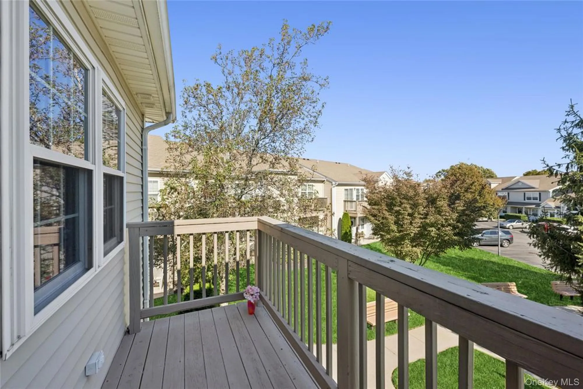 Property Slideshow image 19 of 39 | 1228 willow ln, Valley Stream, NY, 11580