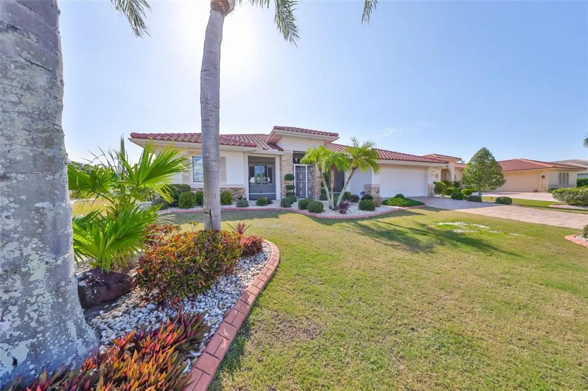 Property Slideshow image 41 of 51 | 1123 signature dr, Sun City Center, FL, 33573