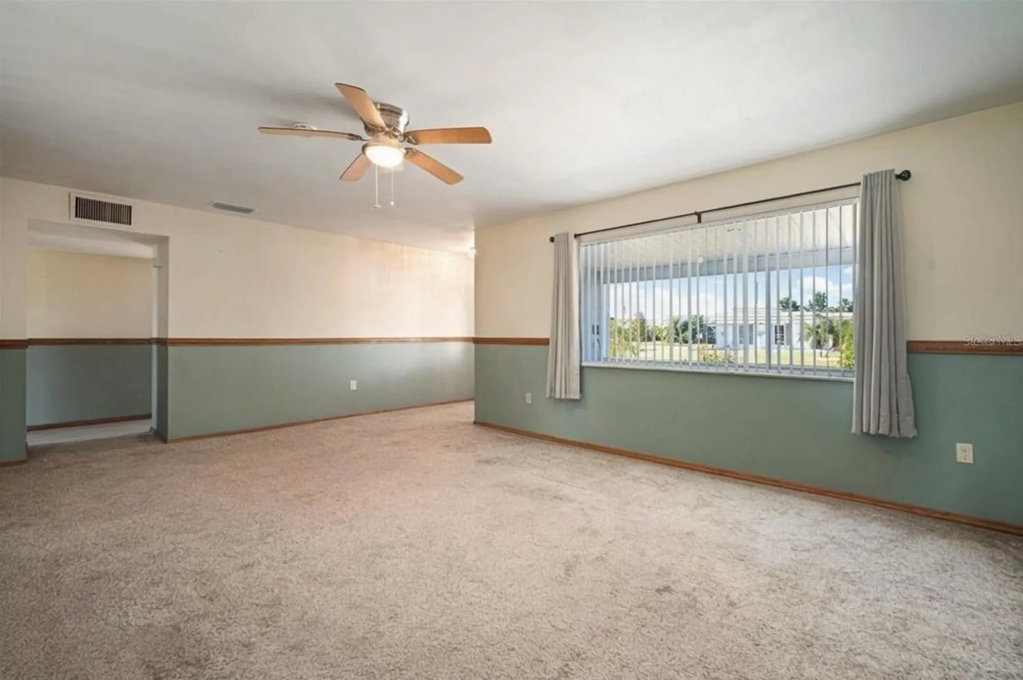 Property Slideshow image 5 of 49 | 609 fox hills dr, Sun City Center, FL, 33573