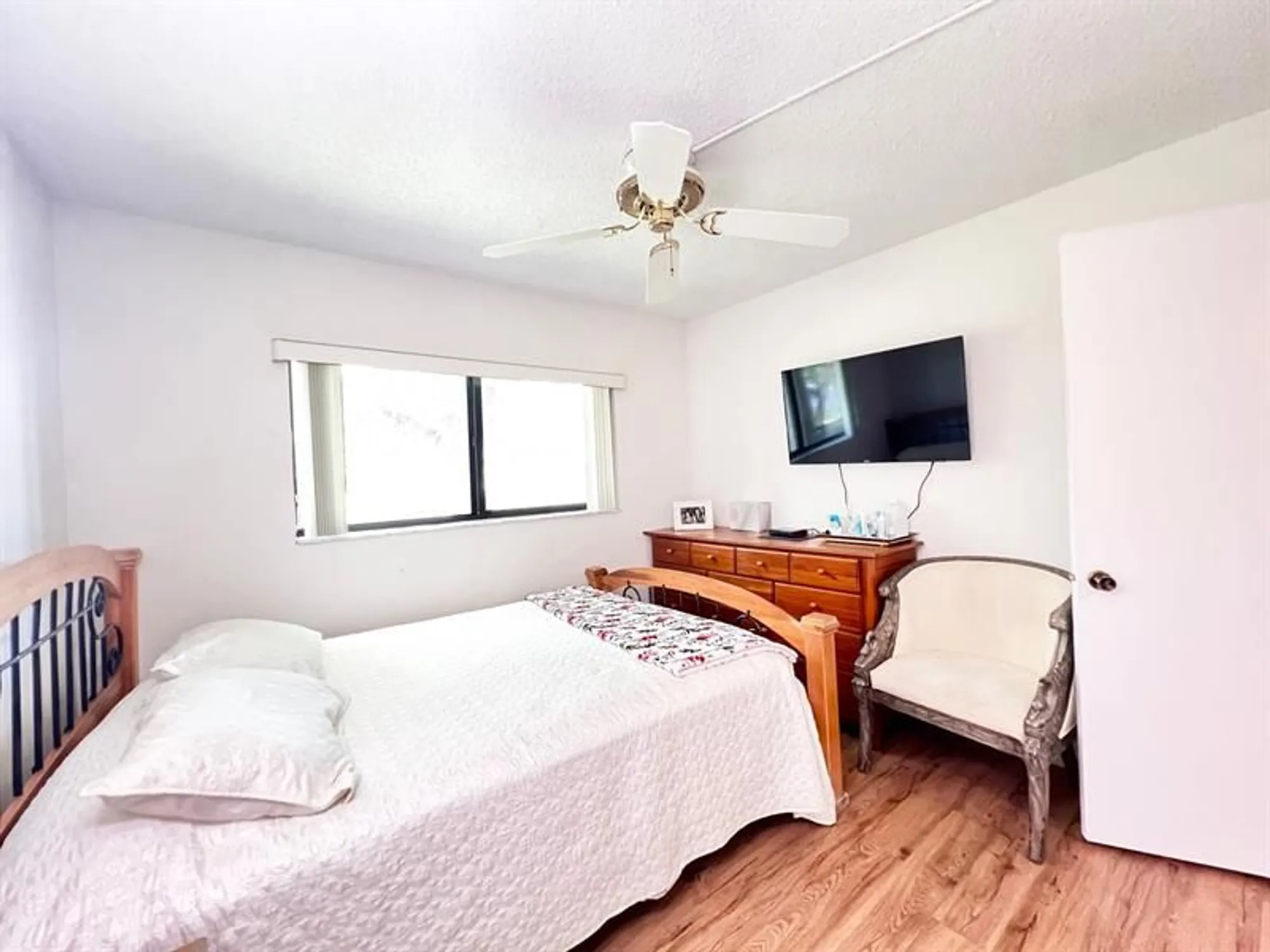 Property Slideshow image 6 of 17 | 9999 n belfort cir # 101, Tamarac, FL, 33321