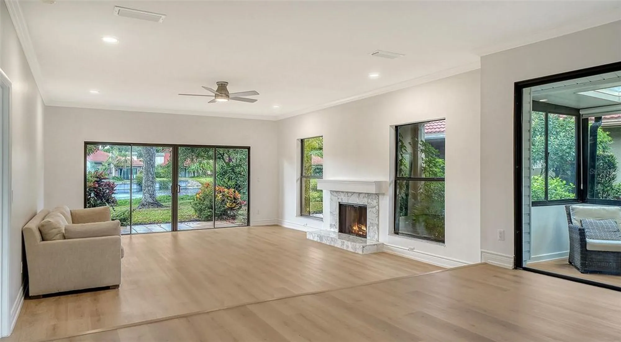 Property Slideshow image 5 of 48 | 5027 kestral park # 64, Sarasota, FL, 34231