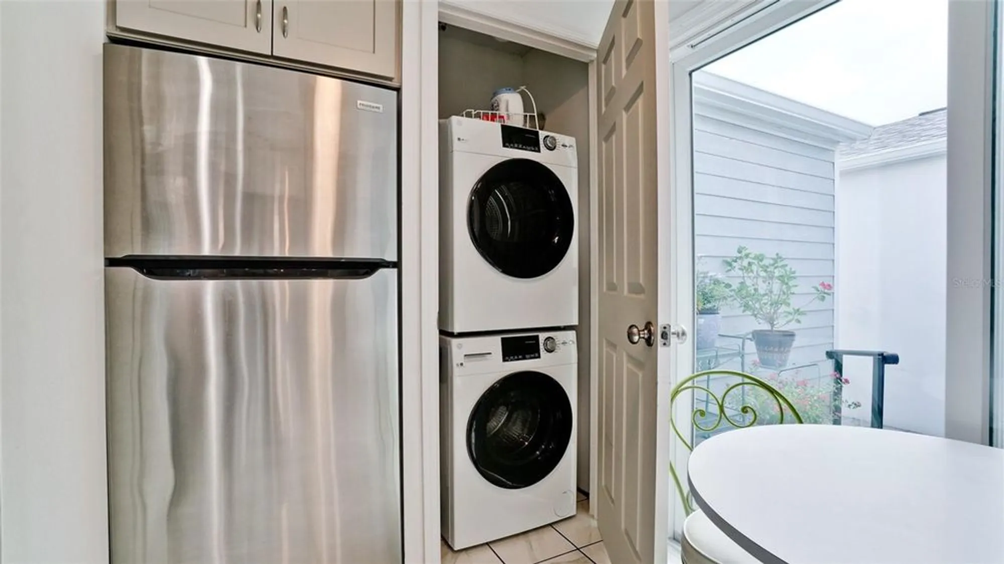 Property Slideshow image 15 of 46 | 512 sanderling cir, Bradenton, FL, 34209