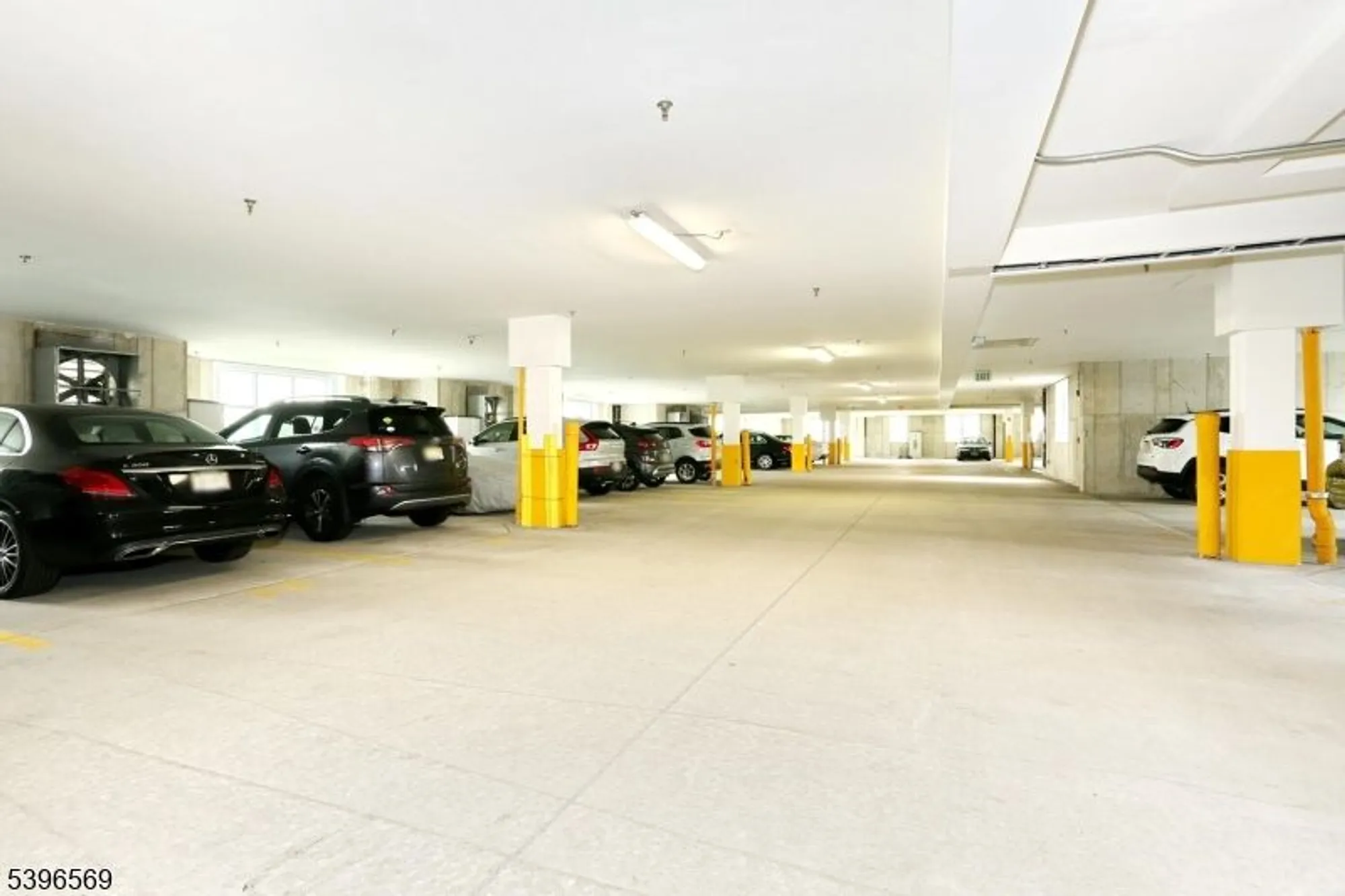 Property Slideshow image 27 of 45 | 10203 warrens way # 203, Wanaque, NJ, 07465