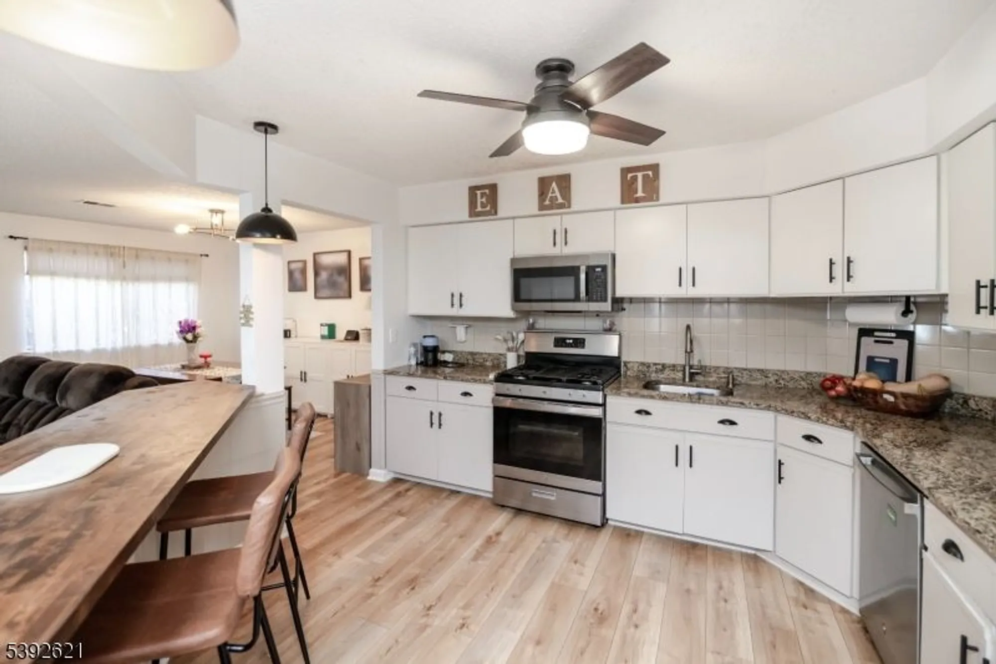 Property Slideshow image 5 of 39 | 31 drake way, Roxbury Twp, NJ, 07836