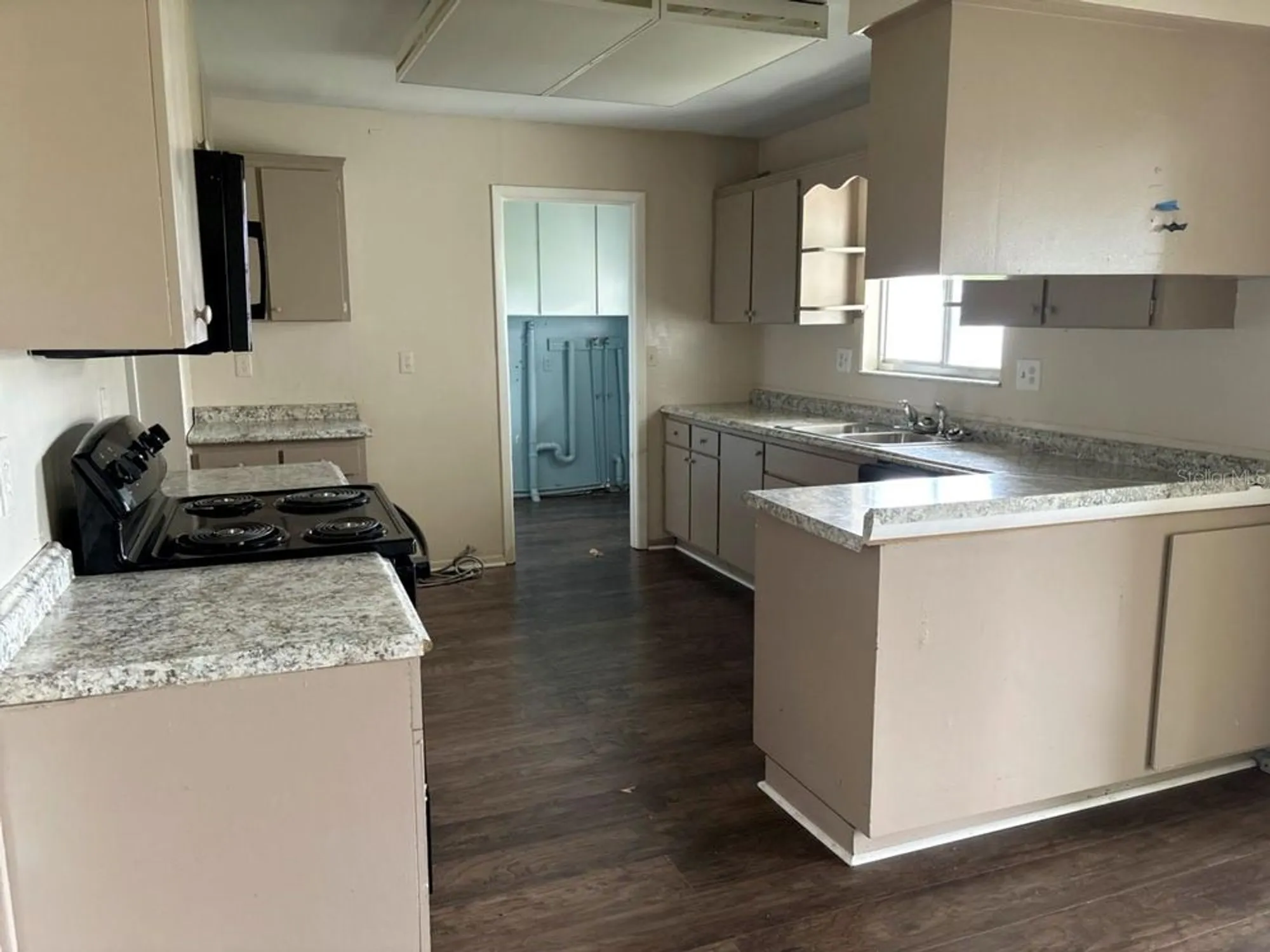 Property Slideshow image 8 of 19 | 1517 danbury dr, Sun City Center, FL, 33573