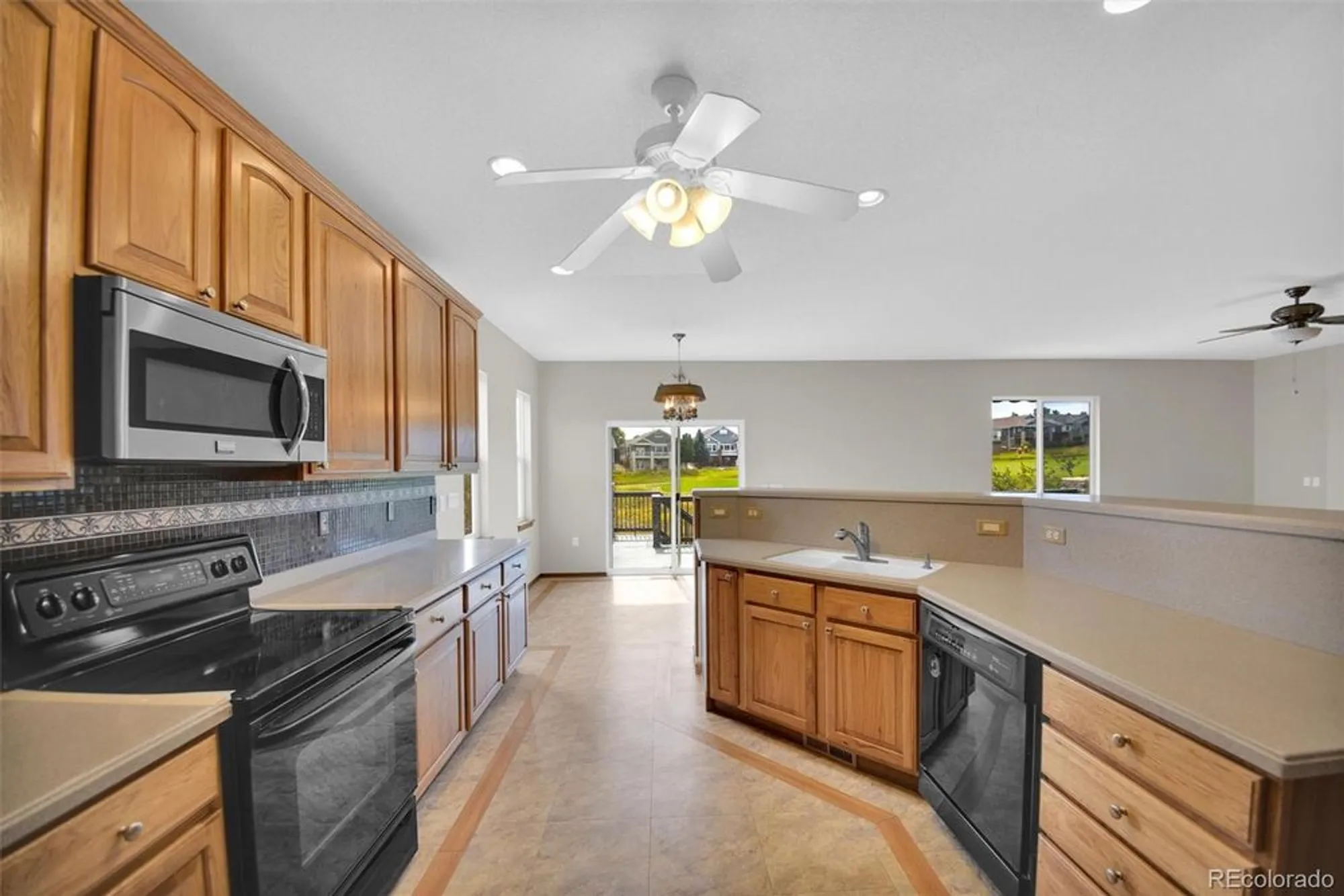 Property Slideshow image 15 of 34 | 23464 e heritage pkwy, Aurora, CO, 80016