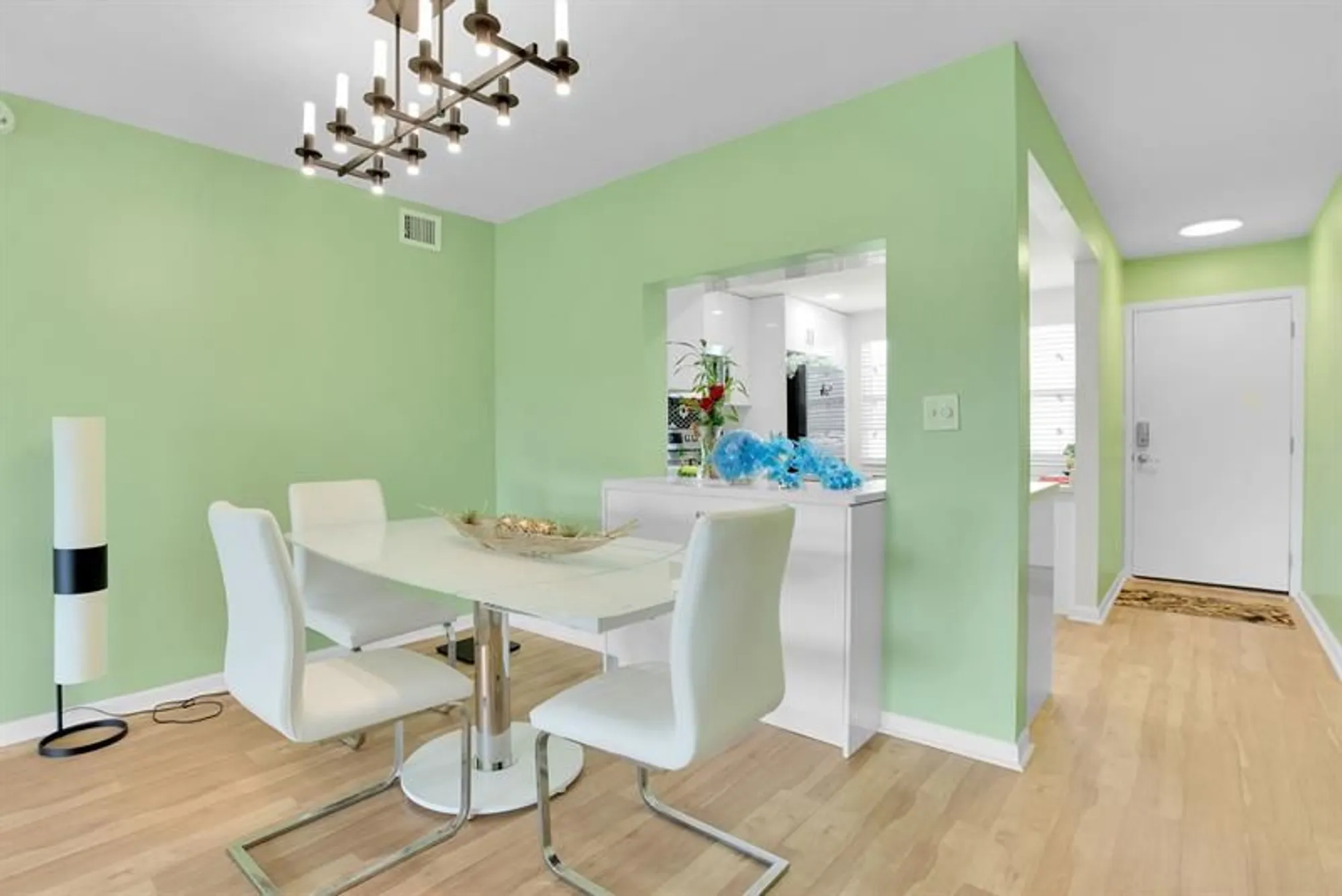 Property Slideshow image 10 of 32 | 4402 martinique ct l3, Coconut Creek, FL, 33066