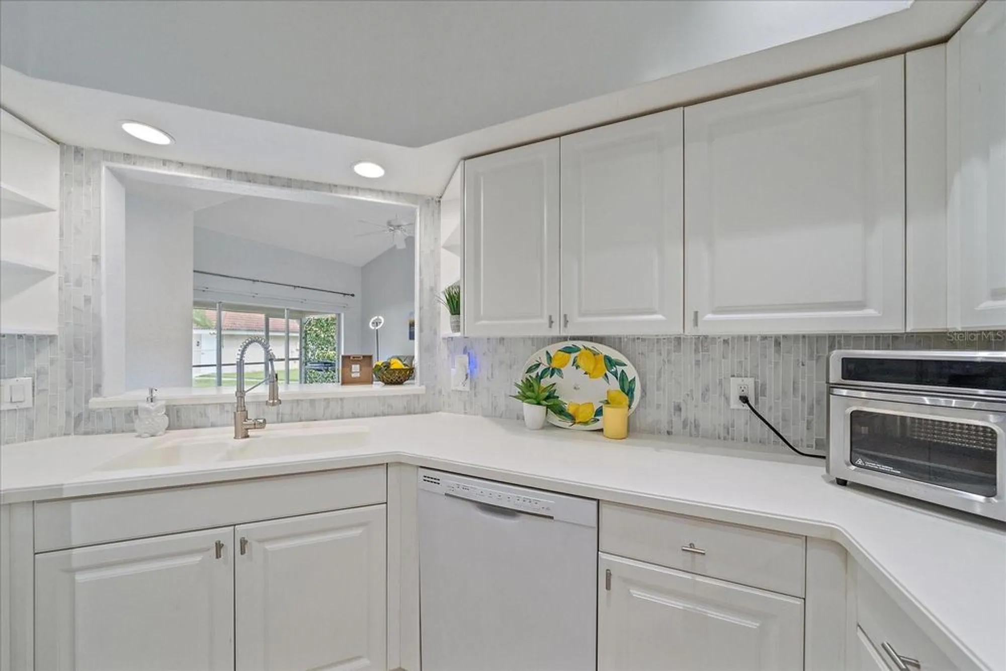 Property Slideshow image 12 of 36 | 7123 cedar hollow cir, Bradenton, FL, 34203