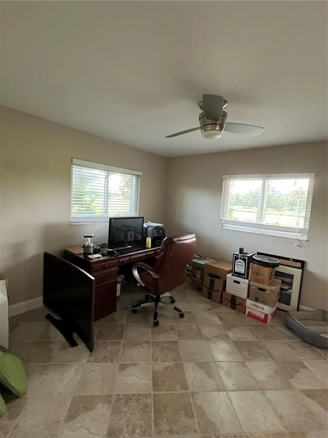 Property Slideshow image 17 of 52 | 3337 spring mill cir, Sarasota, FL, 34239