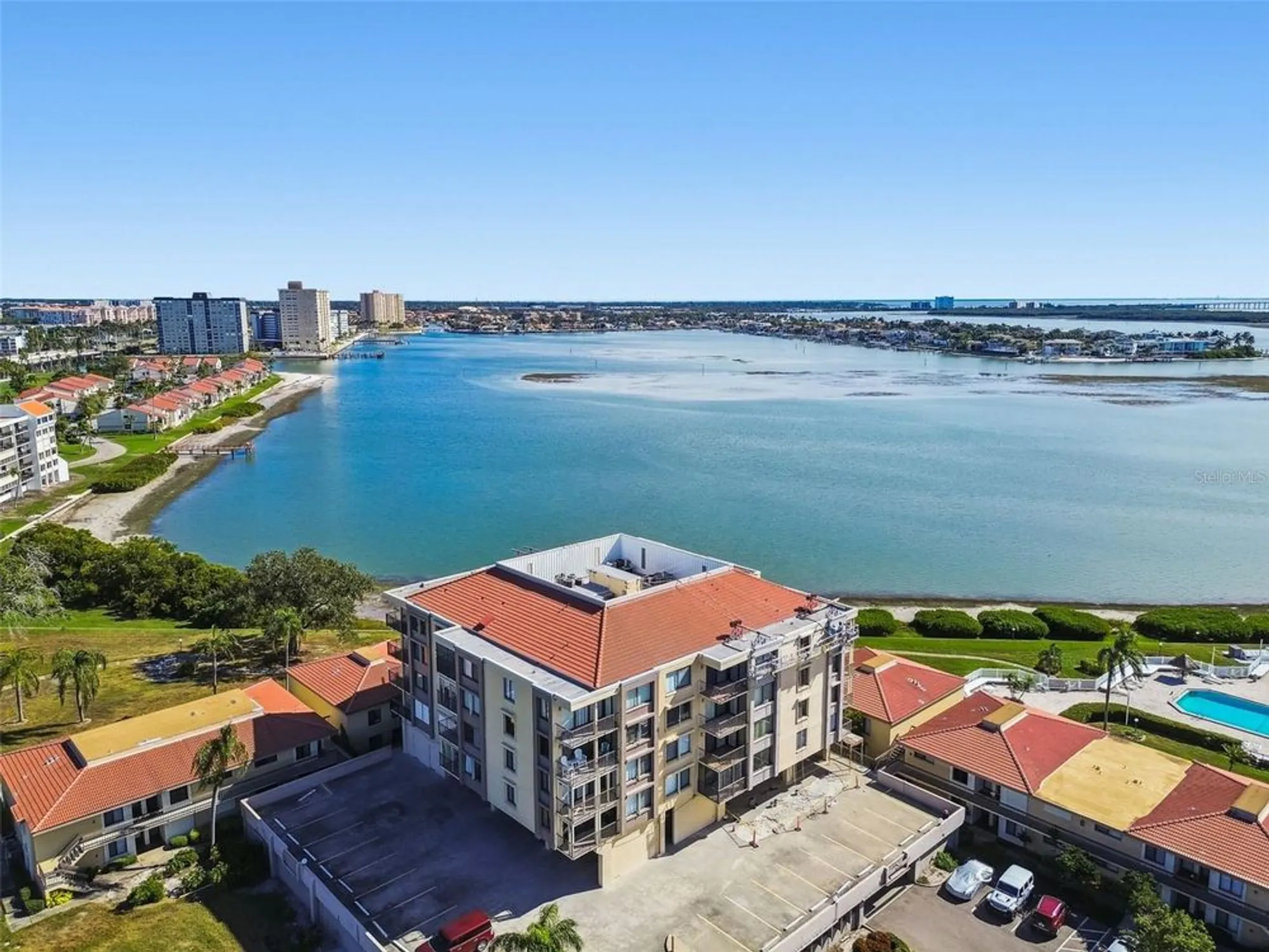 Property Slideshow image 8 of 49 | 6104 palma del mar blvd s apt 402, St Petersburg, FL, 33715