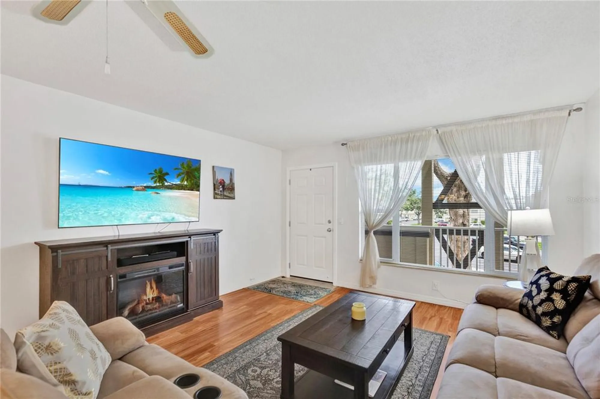 Property Slideshow image 14 of 38 | 2463 brazilia dr apt 31, Clearwater, FL, 33763