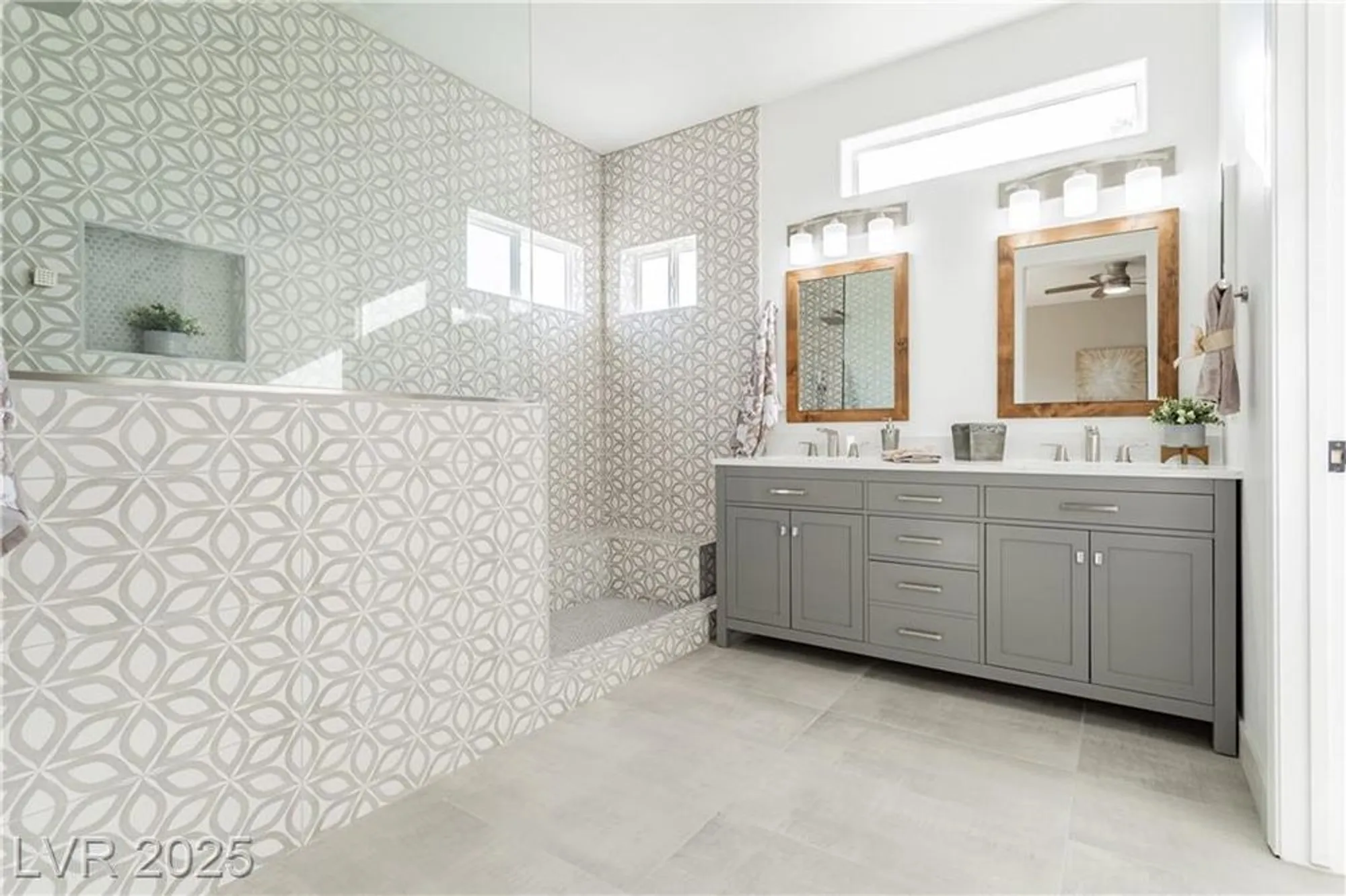 Property Slideshow image 10 of 72 | 2589 evansville ave, Henderson, NV, 89052