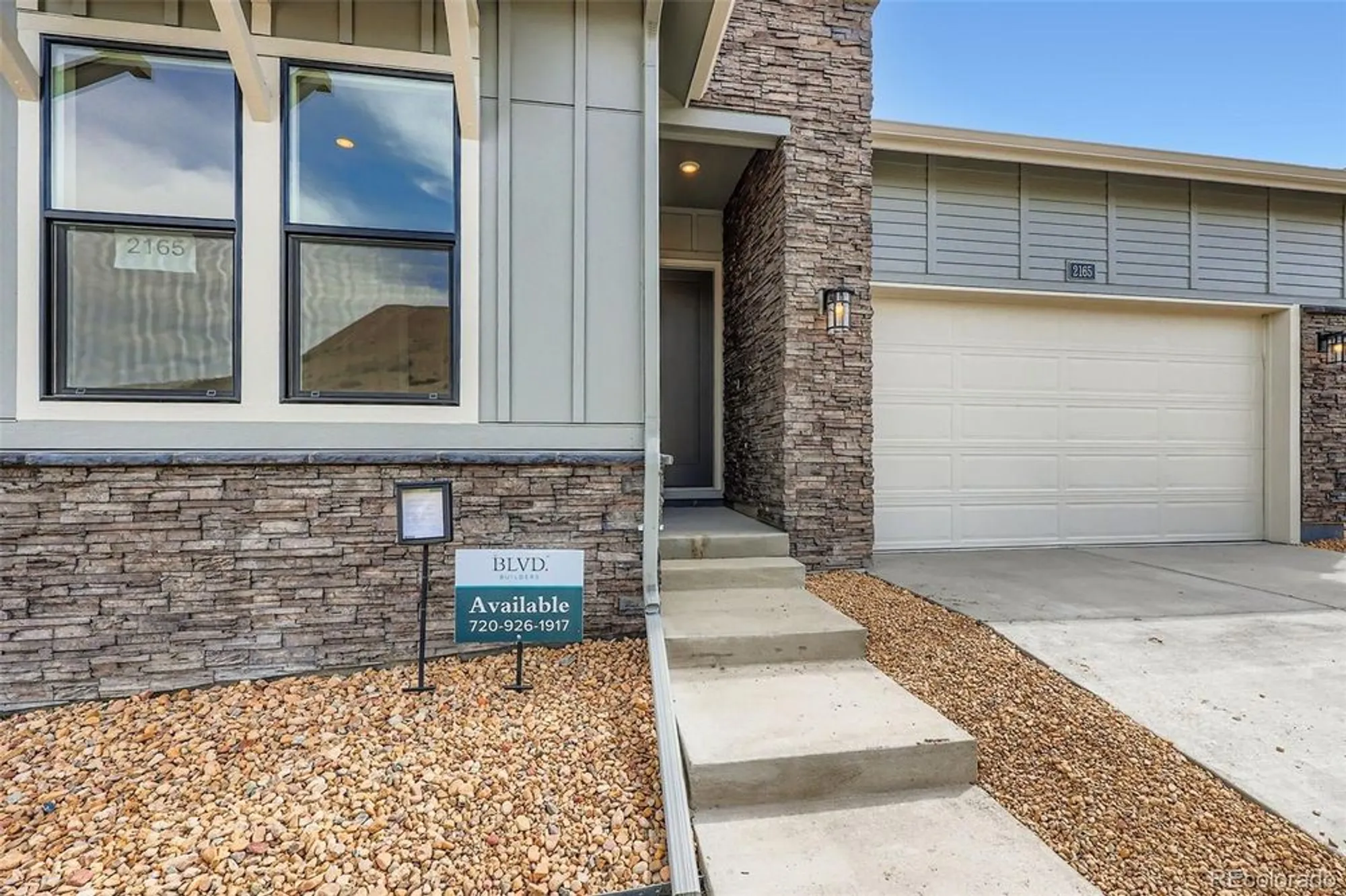 Property Slideshow image 3 of 39 | 2165 grayside cir, Castle Rock, CO, 80109