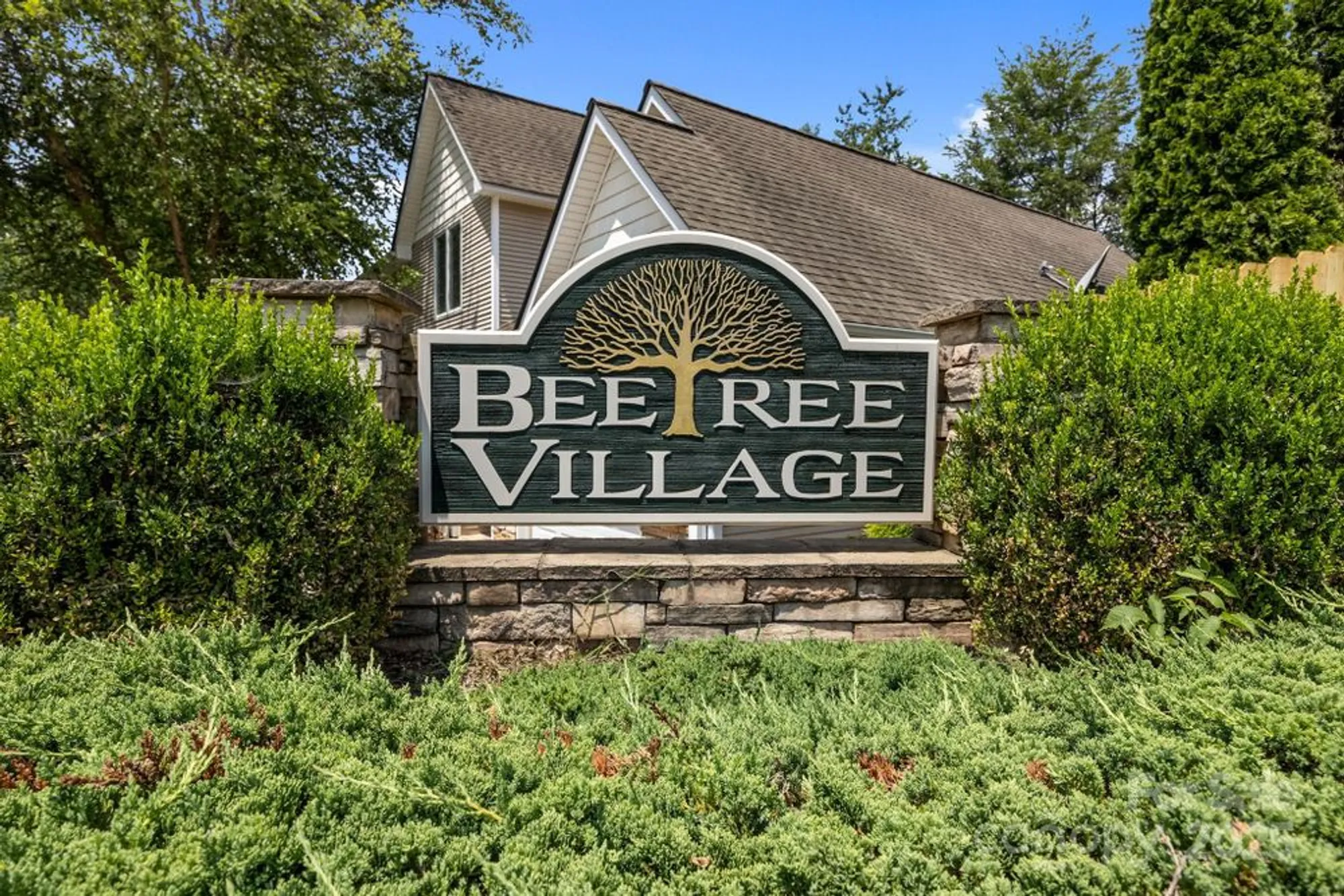 Property Slideshow image 4 of 30 | 8 beekeeper trl, Swannanoa, NC, 28778