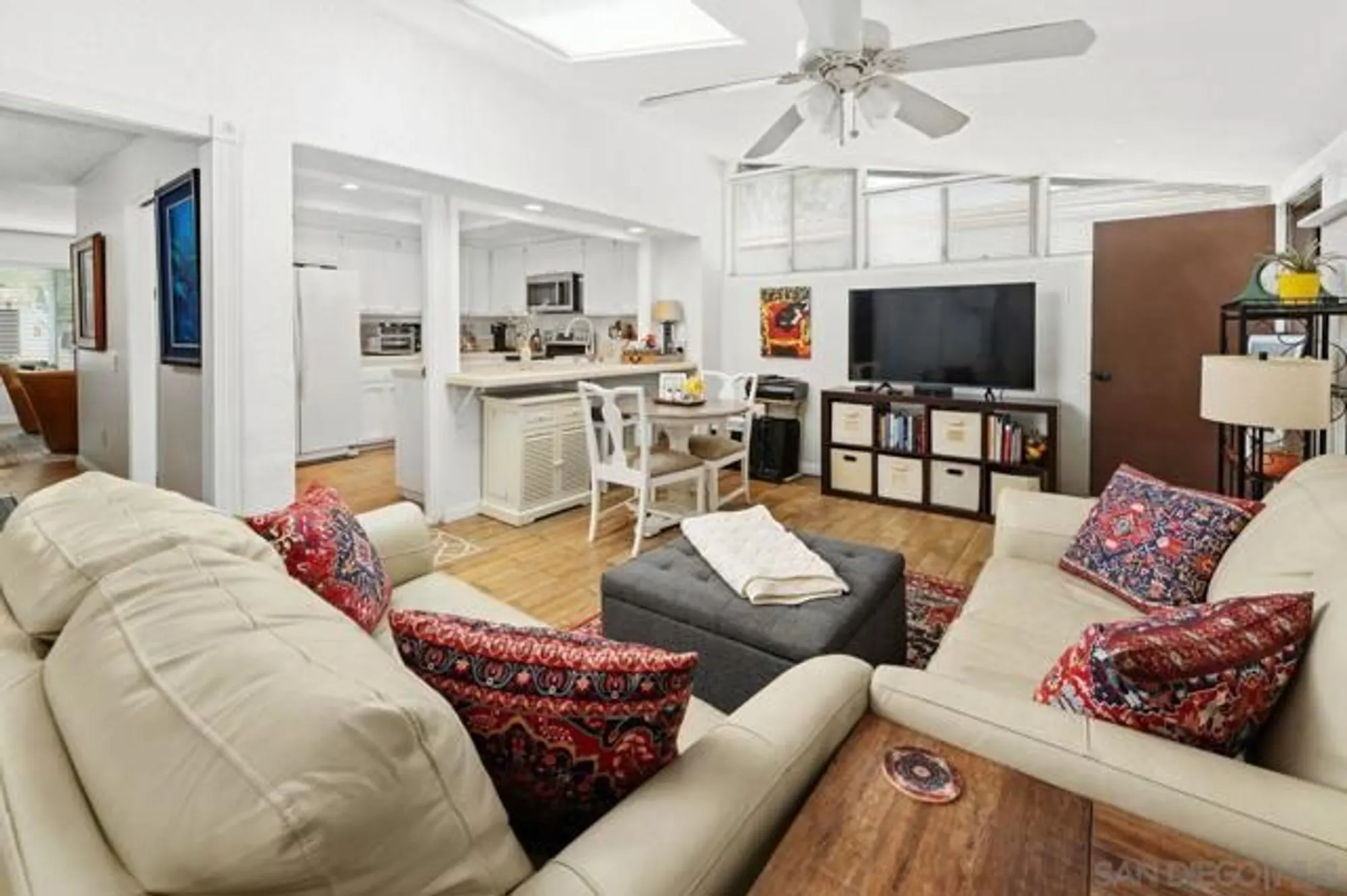 Property Slideshow image 15 of 37 | 16533 caminito vecinos unit 52, San Diego, CA, 92128