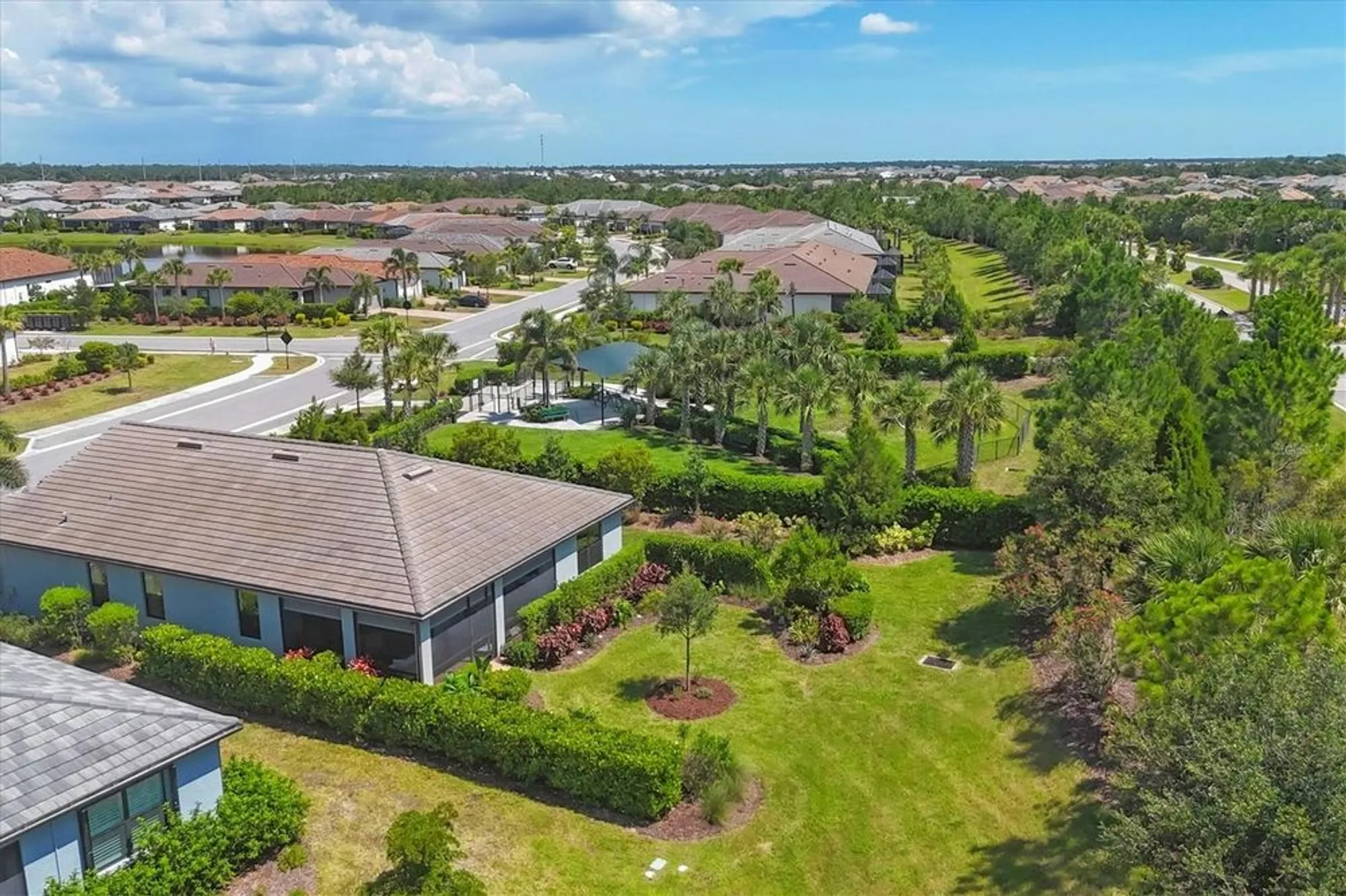 Property Slideshow image 8 of 73 | 17546 northwood pl, Bradenton, FL, 34202