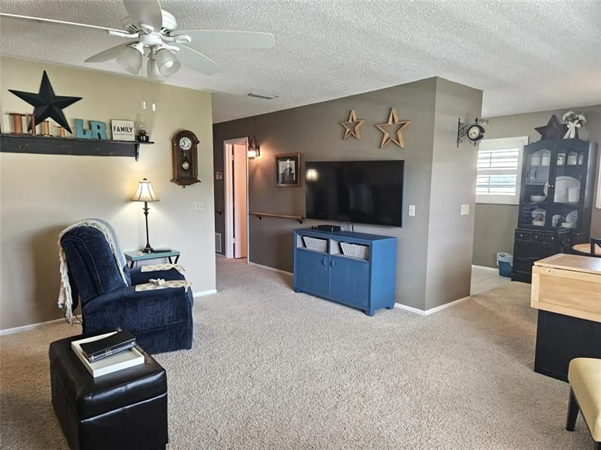 Property Slideshow image 4 of 35 | 15 vista gardens trl apt 206, Vero Beach, FL, 32962