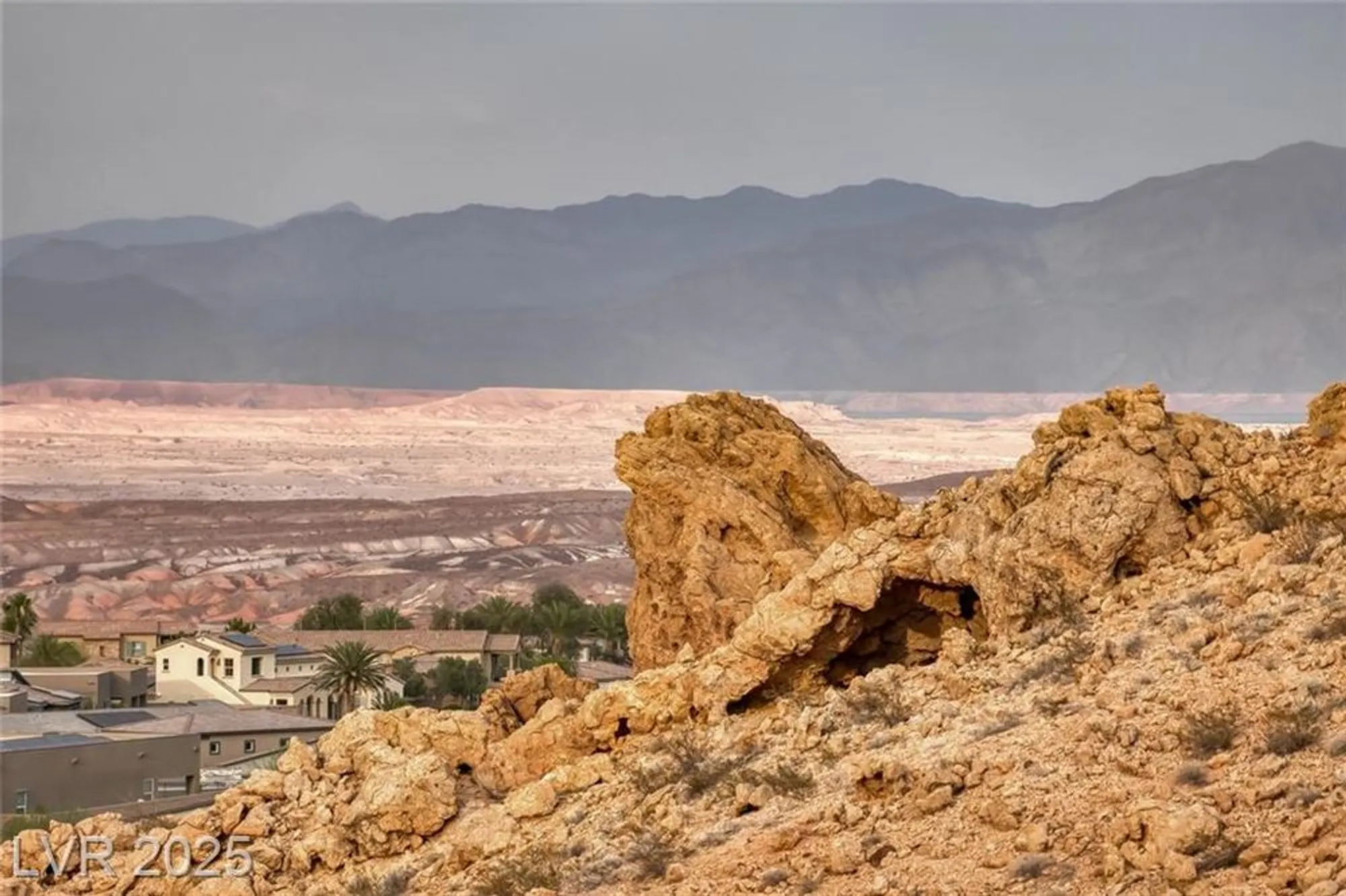 Property Slideshow image 50 of 78 | 32 tatahatso point st, Henderson, NV, 89011