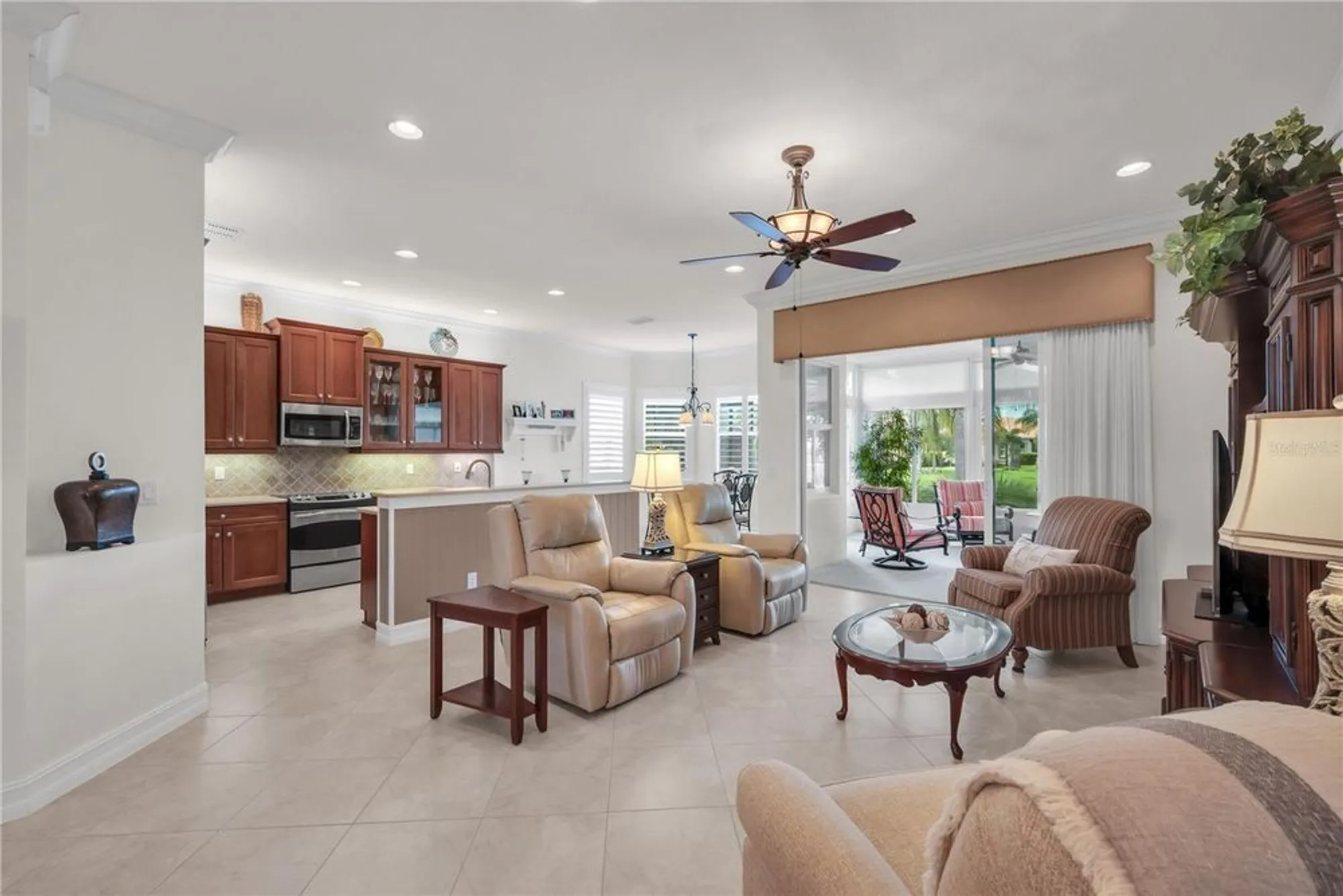 Property Slideshow image 12 of 49 | 15931 golden lakes dr, Wimauma, FL, 33598