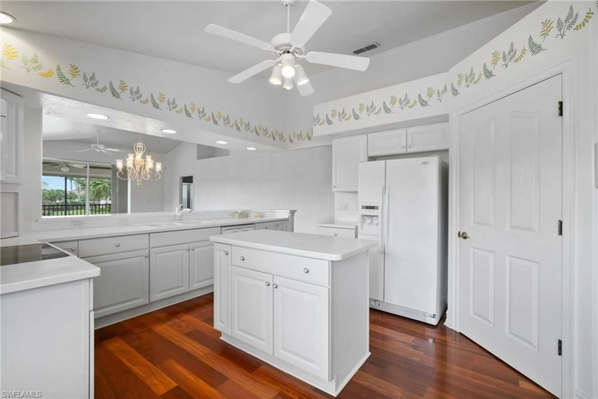 Property Slideshow image 12 of 36 | 8196 saratoga dr 503, Naples, FL, 34113