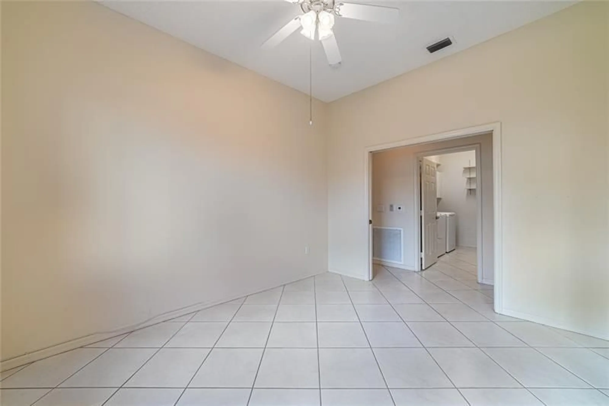 Property Slideshow image 23 of 39 | 10152 lombardy dr # 10152, Tamarac, FL, 33321