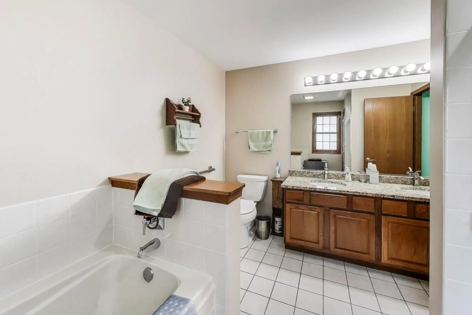 Property Slideshow image 19 of 44 | 13453 tall pines ln, Plainfield, IL, 60544