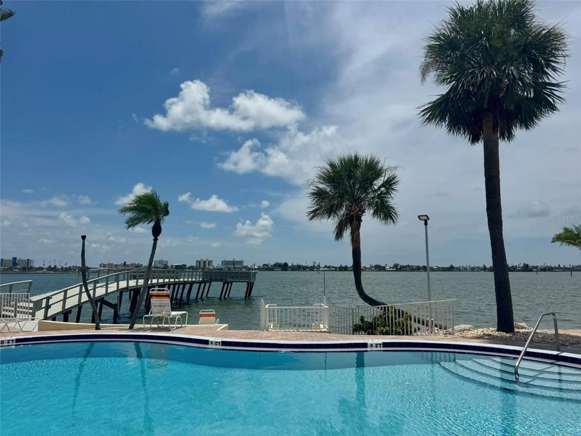 Property Slideshow image 32 of 51 | 4775 cove cir apt 403, St Petersburg, FL, 33708