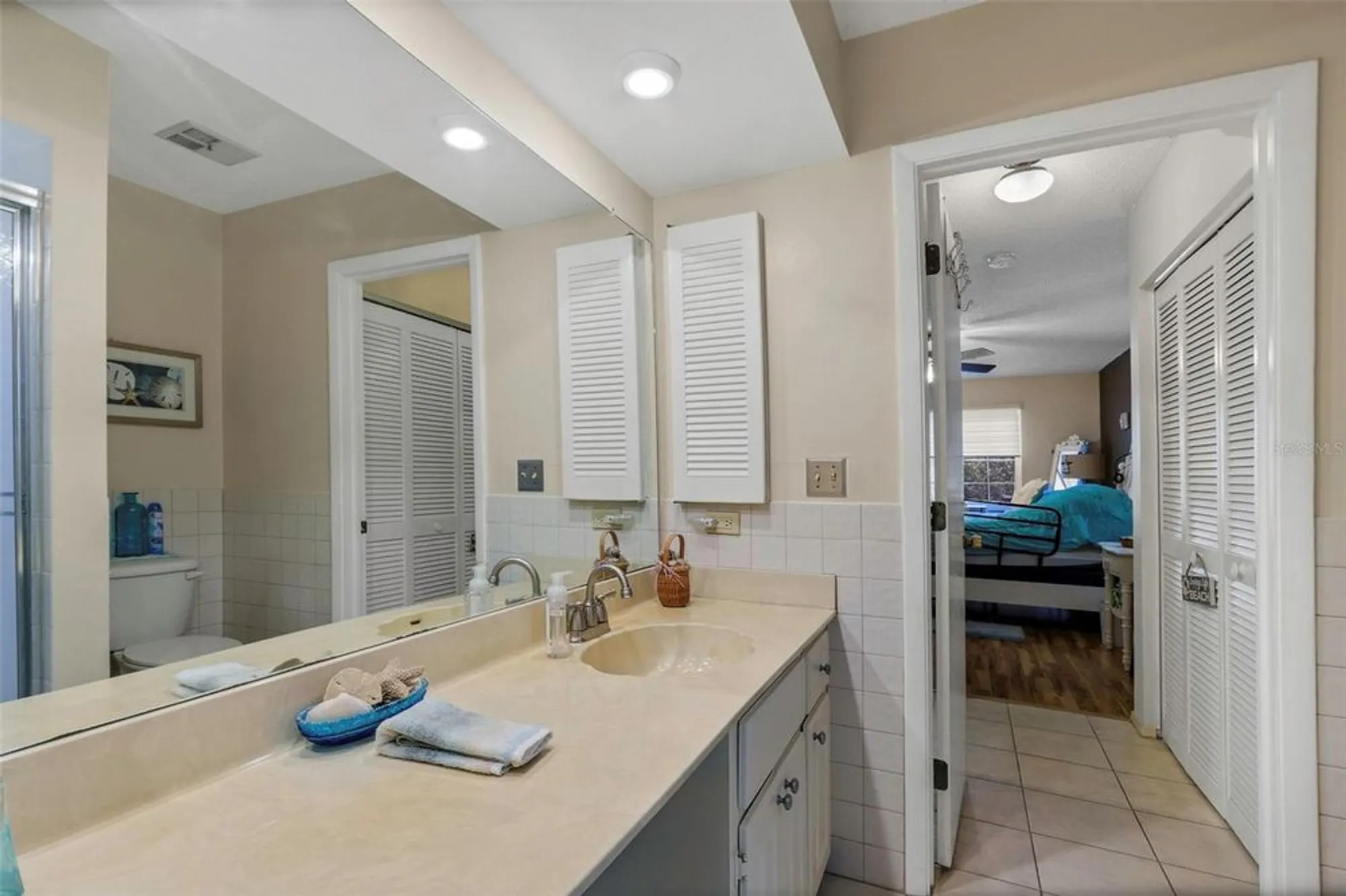Property Slideshow image 20 of 37 | 1011 dunrobin dr b, Palm Harbor, FL, 34684