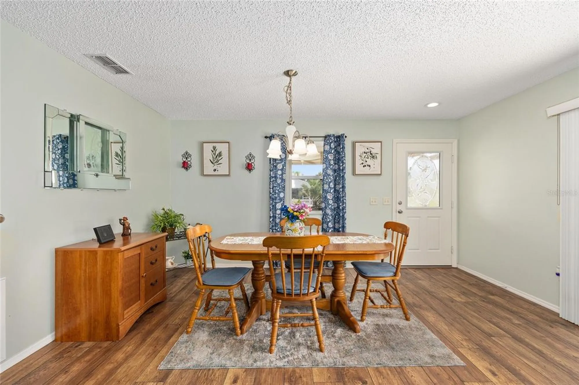 Property Slideshow image 11 of 45 | 2805 burgos dr, The Villages, FL, 32162